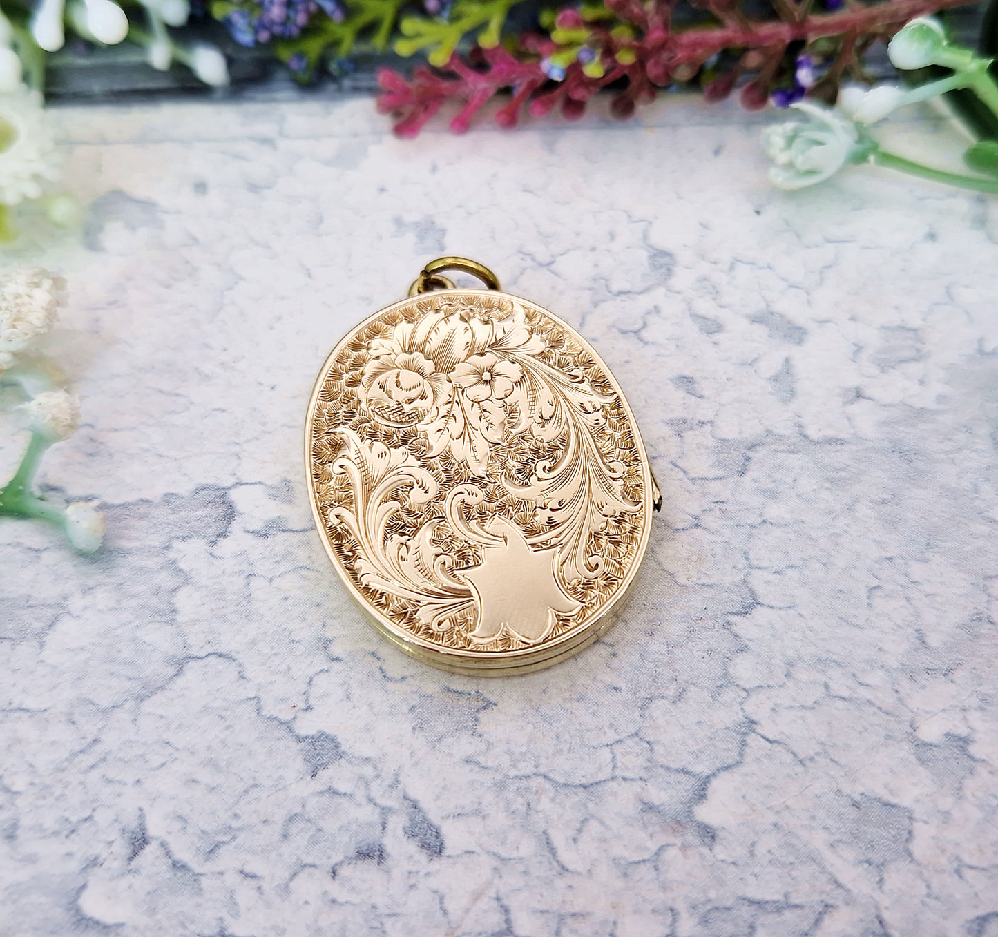 Antique Victorian 9ct Gold Large Ornate Engraved Oval Floral Locket Pendant