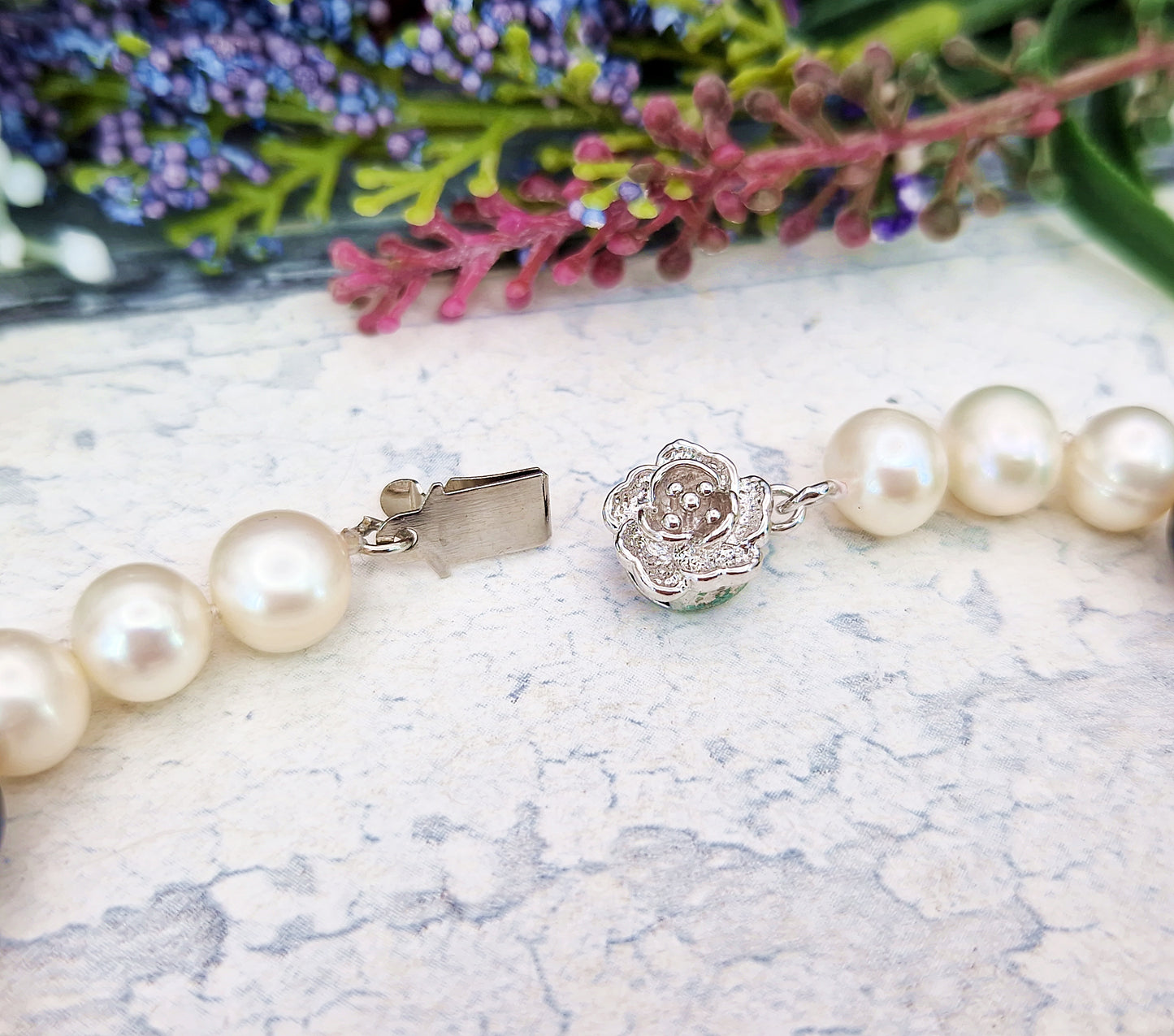 Vintage White Gold Plated Rose Flower Clasp White Pearl and Black Onyx Bead Bracelet