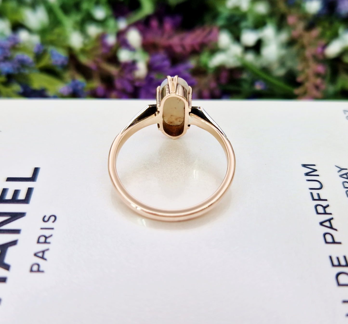 Antique Art Deco 9ct Gold Natural Opal Solitaire Ring with Floral Engravings / Size N 1/2 or 7.25