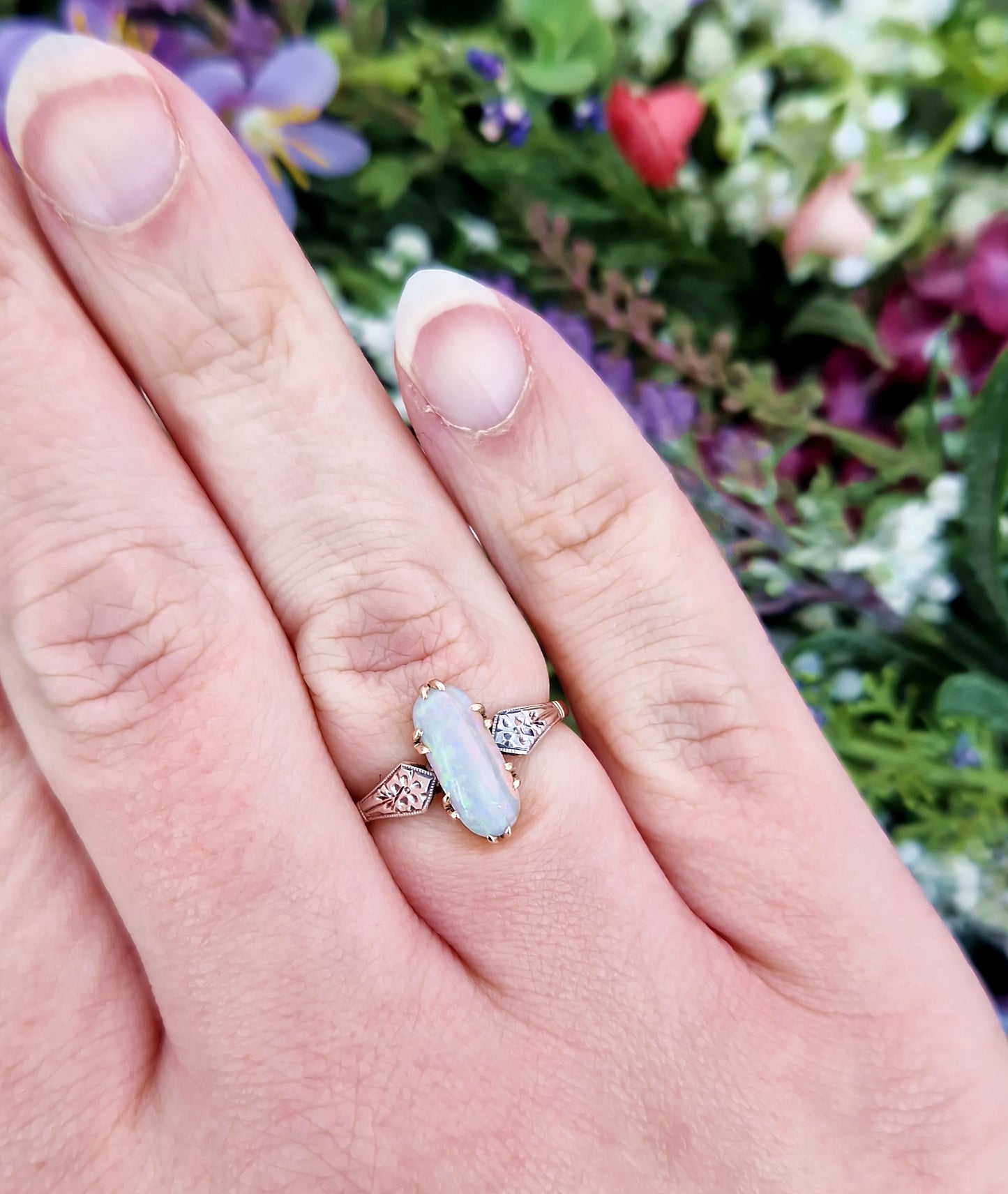 Antique Art Deco 9ct Gold Natural Opal Solitaire Ring with Floral Engravings / Size N 1/2 or 7.25