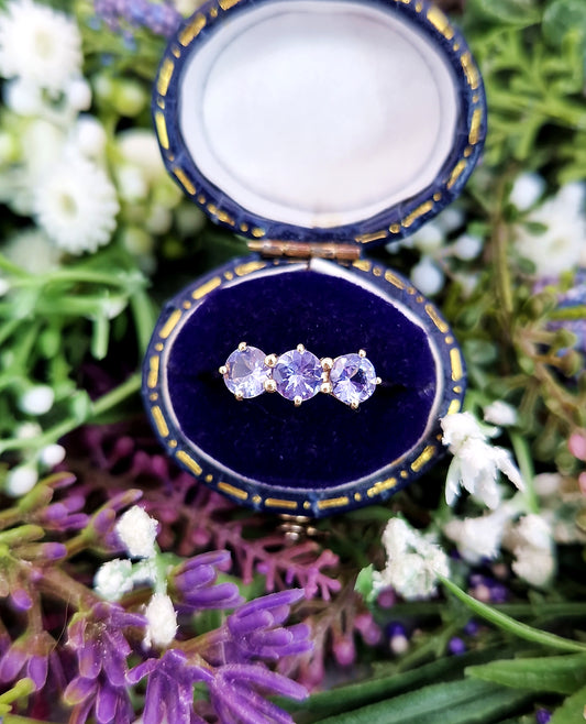 Vintage 9ct Yellow Gold Tanzanite Gemstone Trilogy Ring / Size N 1/2 or 7.25