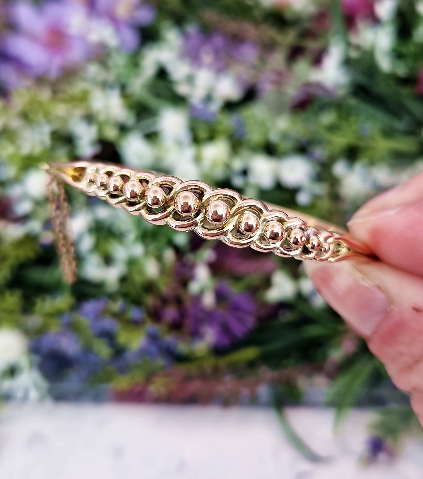 Antique Victorian 1894 9ct Gold Etruscan Revival Scrolled Beadwork Hinged Bangle Bracelet