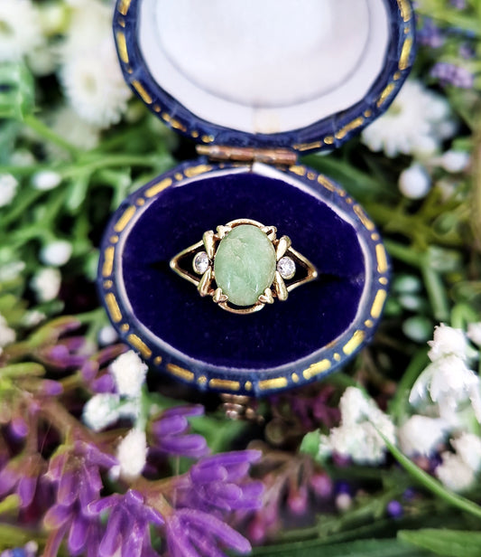 Vintage 1970 9ct Yellow Gold Green Chrysoprase and Diamond Gemstone Ring / Size J 1/2 or 5.25