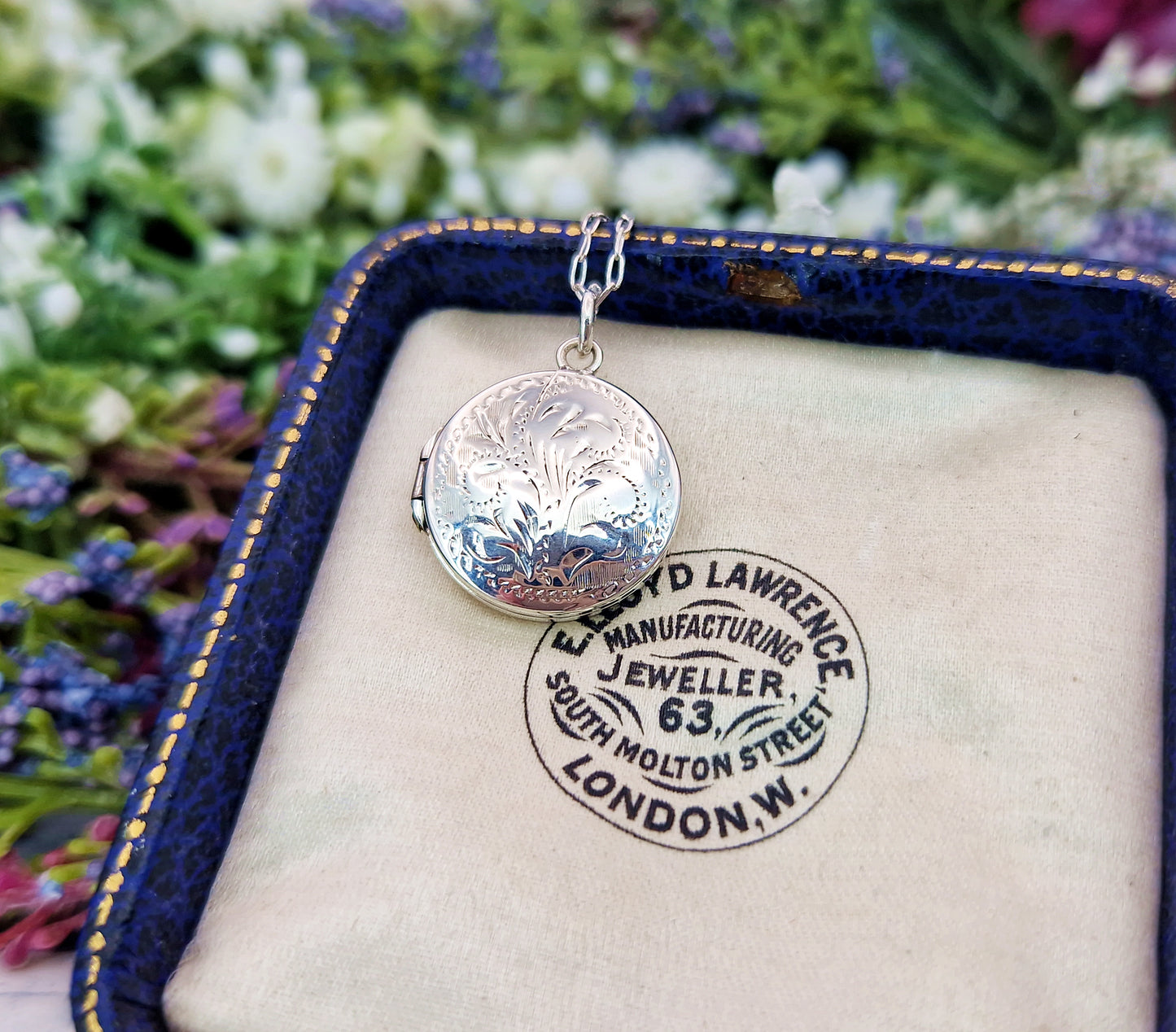 Vintage 1950's Sterling Silver Circular Engraved Locket Pendant Necklace