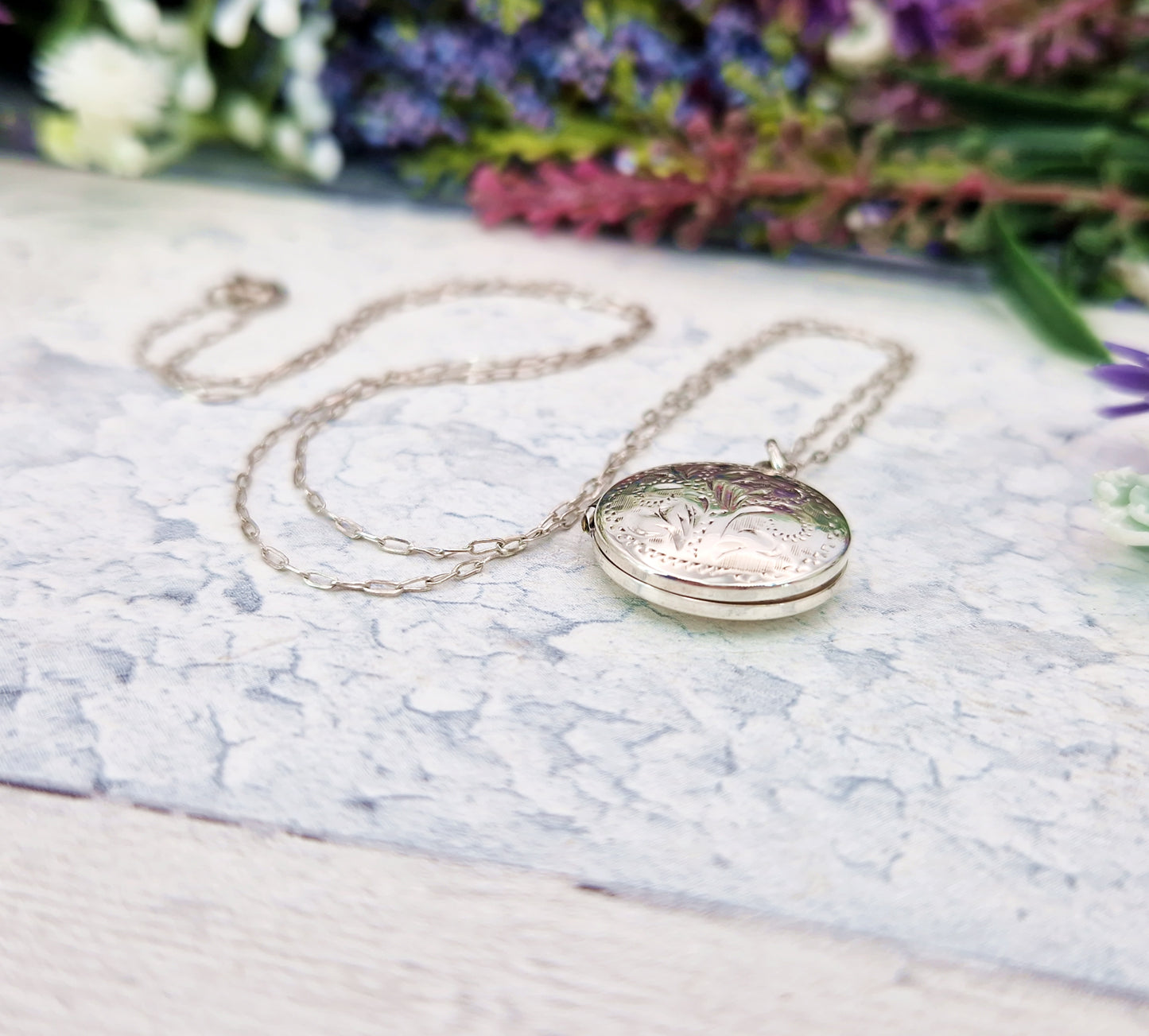 Vintage 1950's Sterling Silver Circular Engraved Locket Pendant Necklace