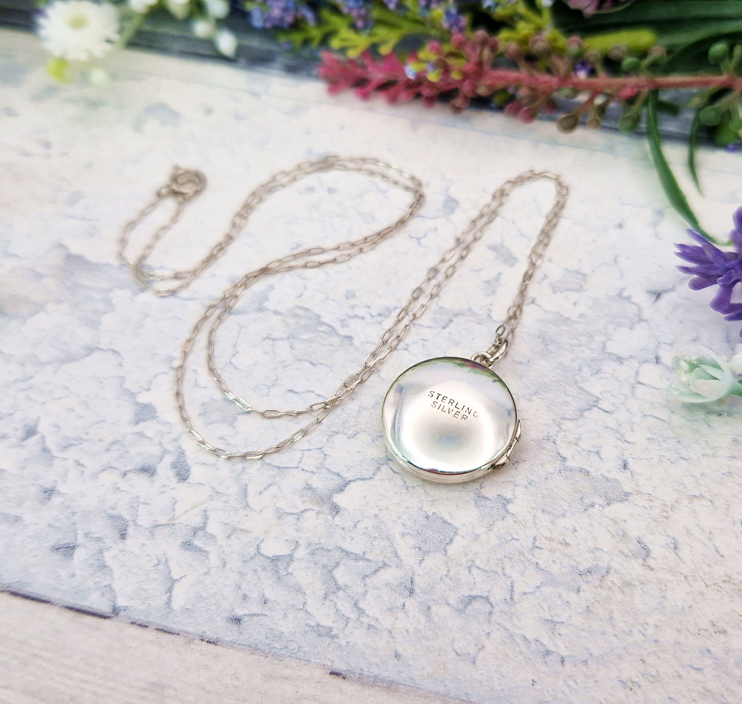 Vintage 1950's Sterling Silver Circular Engraved Locket Pendant Necklace