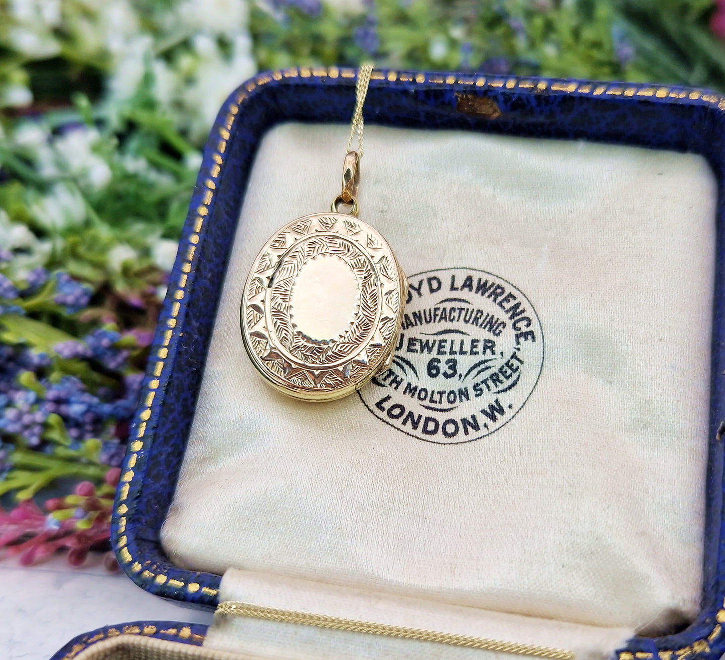 Antique Victorian 9ct Gold Small Engraved Oval Floral Locket Pendant