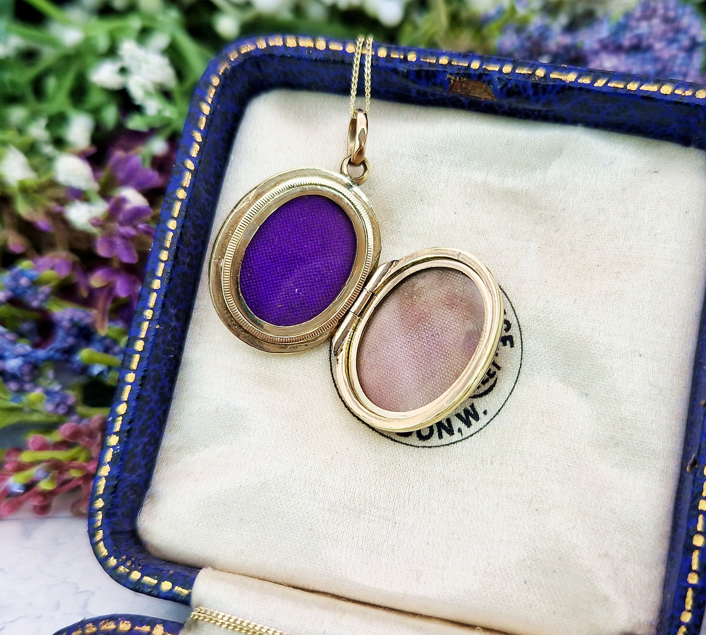 Antique Victorian 9ct Gold Small Engraved Oval Floral Locket Pendant