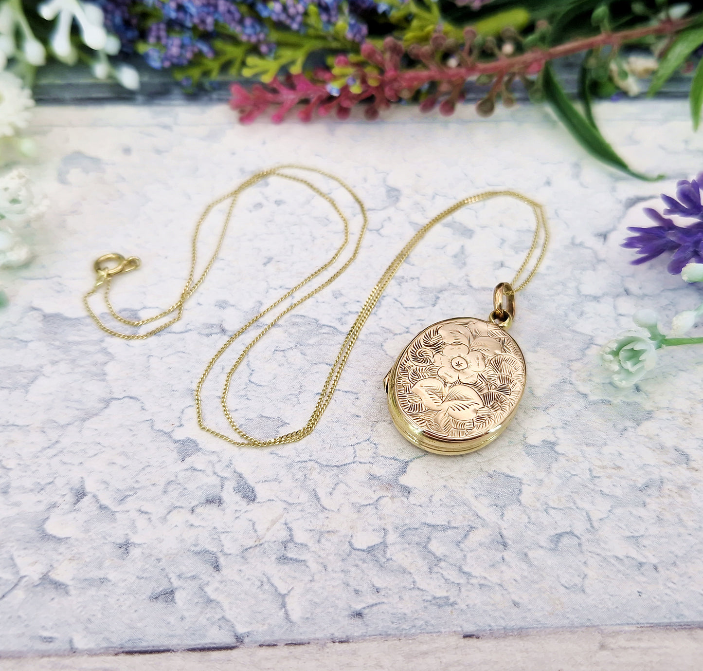 Antique Victorian 9ct Gold Small Engraved Oval Floral Locket Pendant