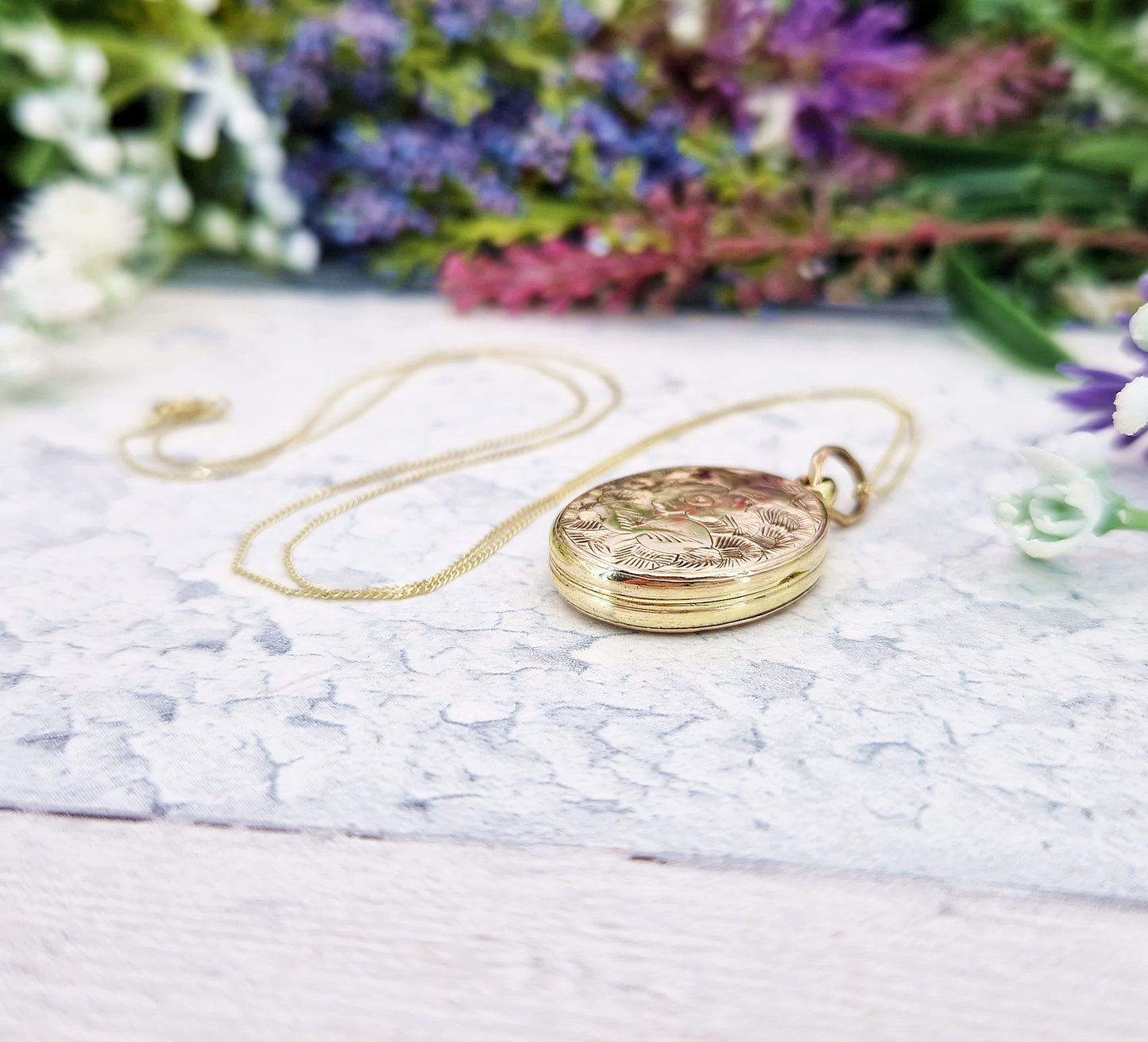 Antique Victorian 9ct Gold Small Engraved Oval Floral Locket Pendant