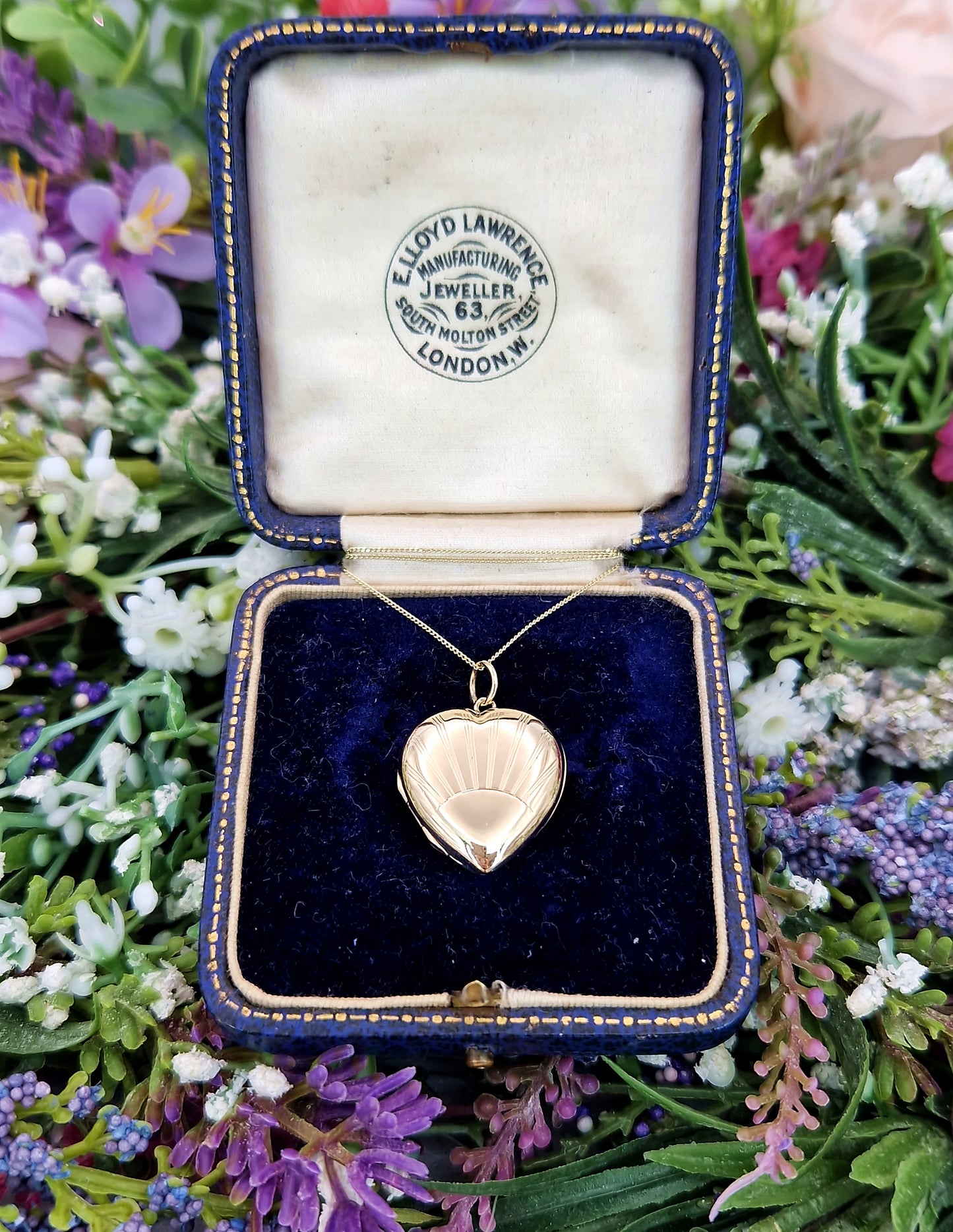 Vintage Mid Century 9ct Yellow Gold Engraved Sunburst Love Heart Locket Pendant