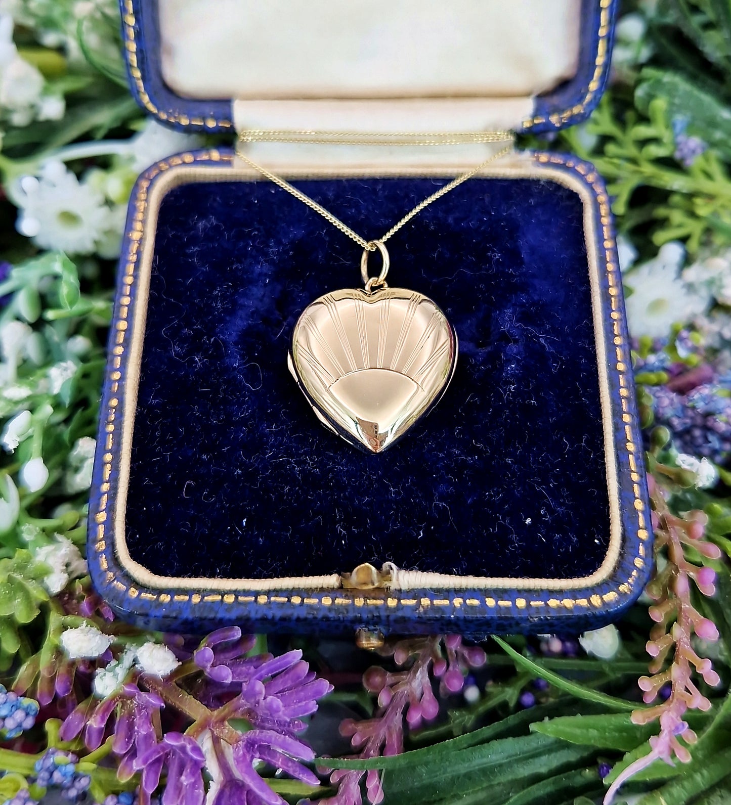 Vintage Mid Century 9ct Yellow Gold Engraved Sunburst Love Heart Locket Pendant