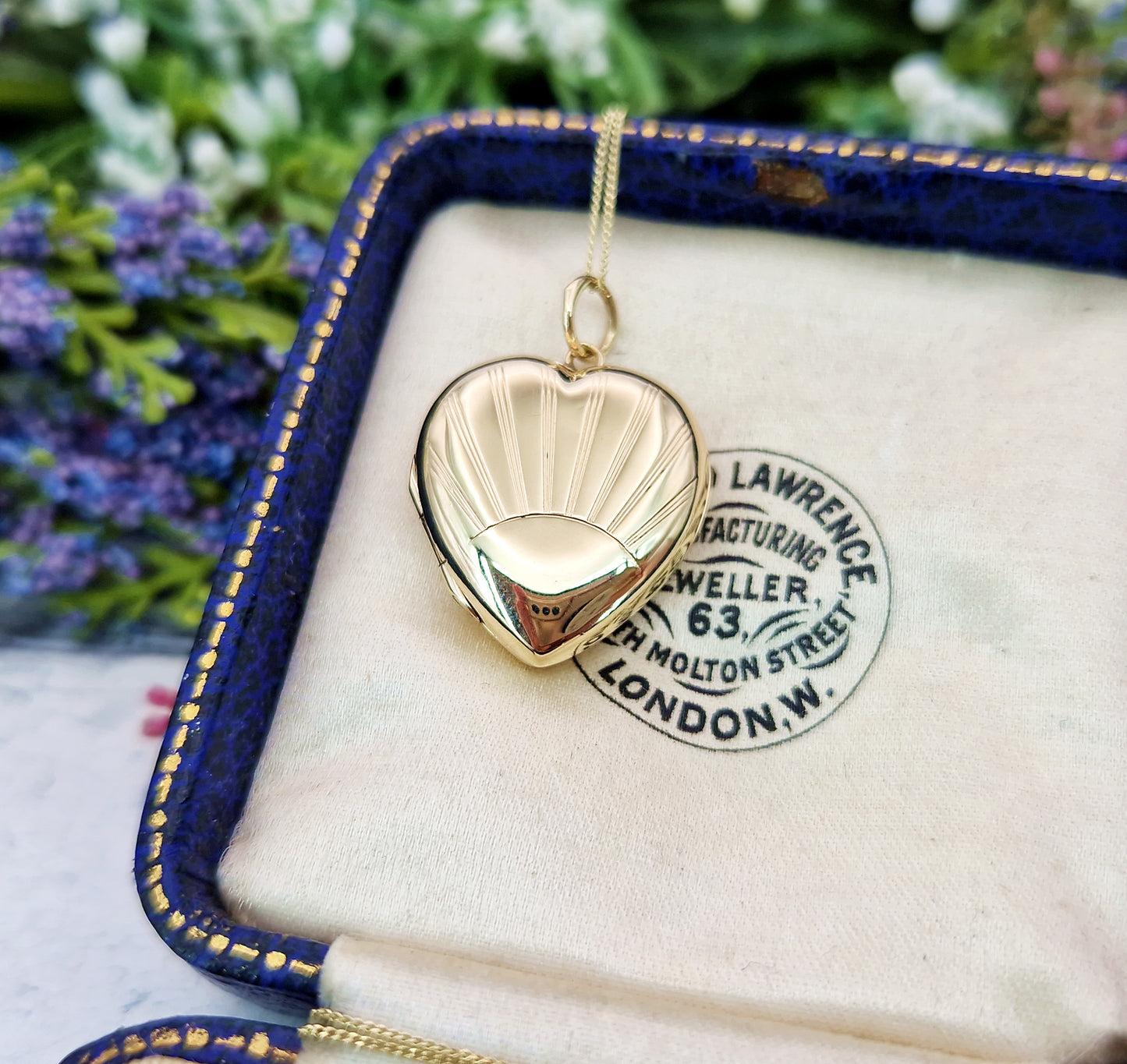 Vintage Mid Century 9ct Yellow Gold Engraved Sunburst Love Heart Locket Pendant