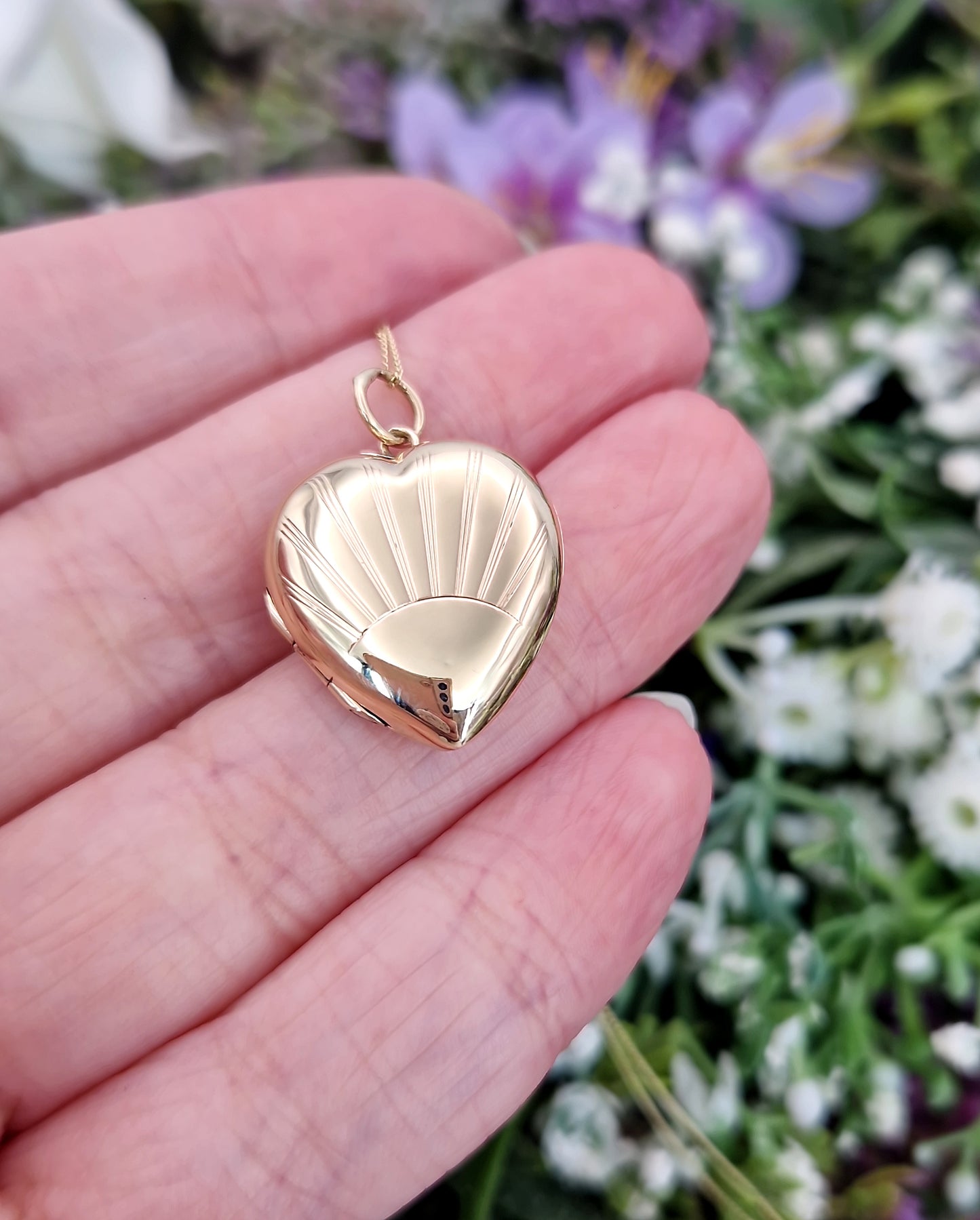 Vintage Mid Century 9ct Yellow Gold Engraved Sunburst Love Heart Locket Pendant