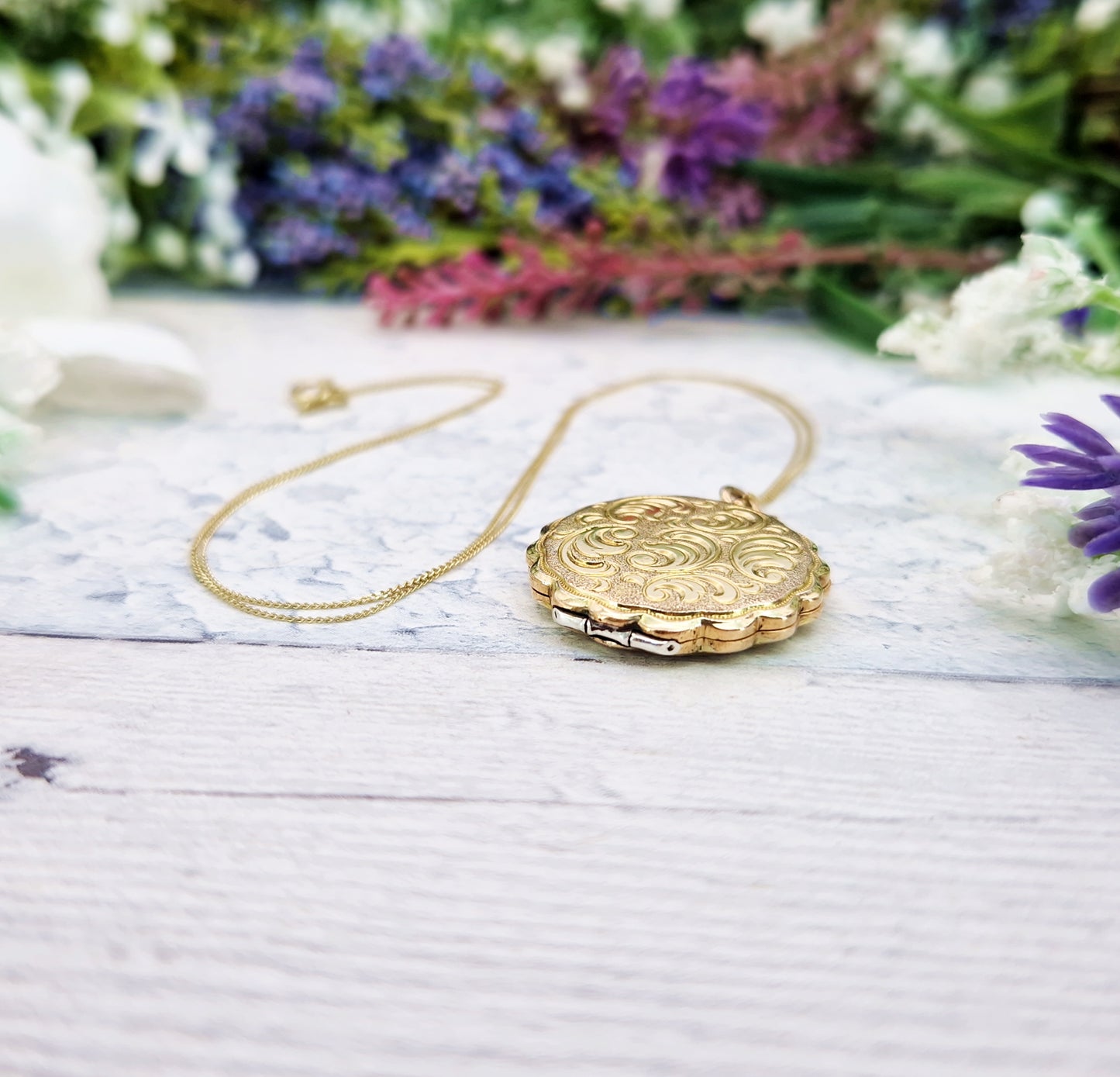 Antique Art Nouveau Gold Tone Ornate Engraved Scalloped Edge Round Locket Pendant