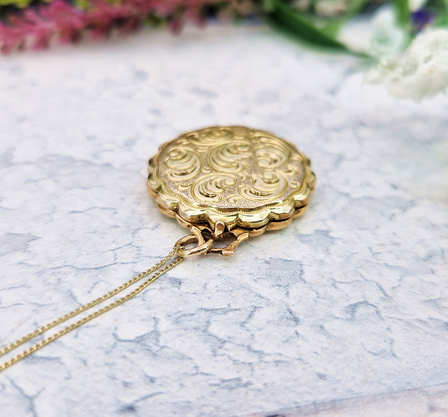Antique Art Nouveau Gold Tone Ornate Engraved Scalloped Edge Round Locket Pendant