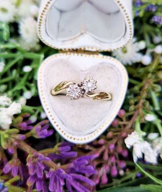 Vintage 9ct Gold Toi et Moi Double Diamond Star Engagement Ring / Size N 1/2 or 7.25
