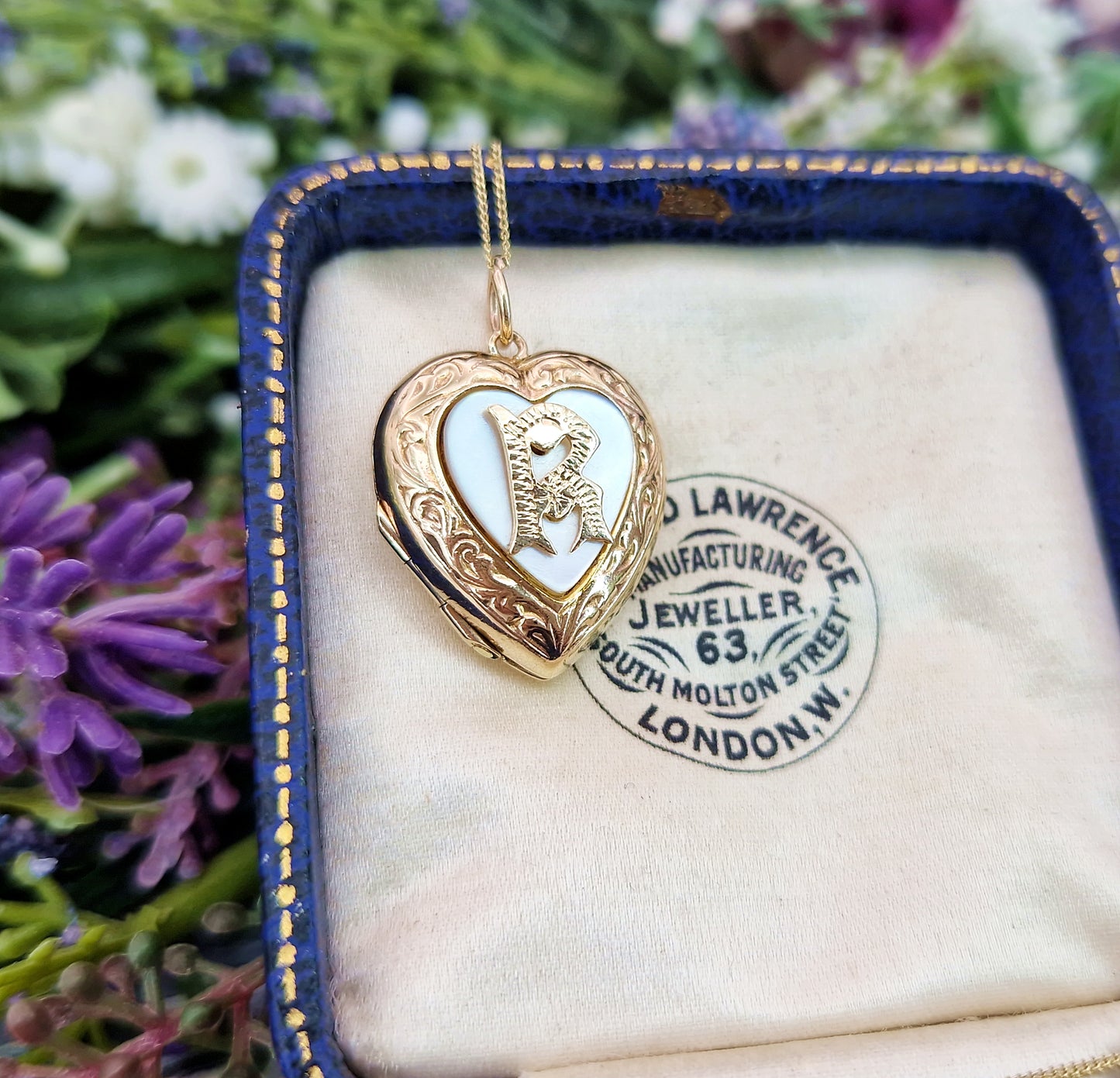 Antique Edwardian 9ct Yellow Gold Engraved Initial R Love Heart Locket Pendant
