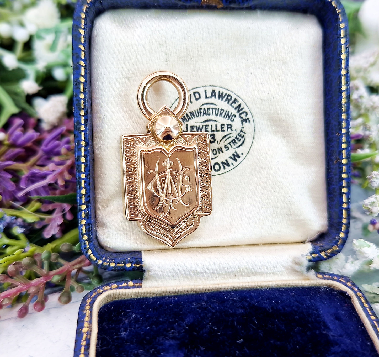 Antique Victorian 9ct Yellow Gold Heavy Ornate Engraved Shield Locket Pendant / 13 grams