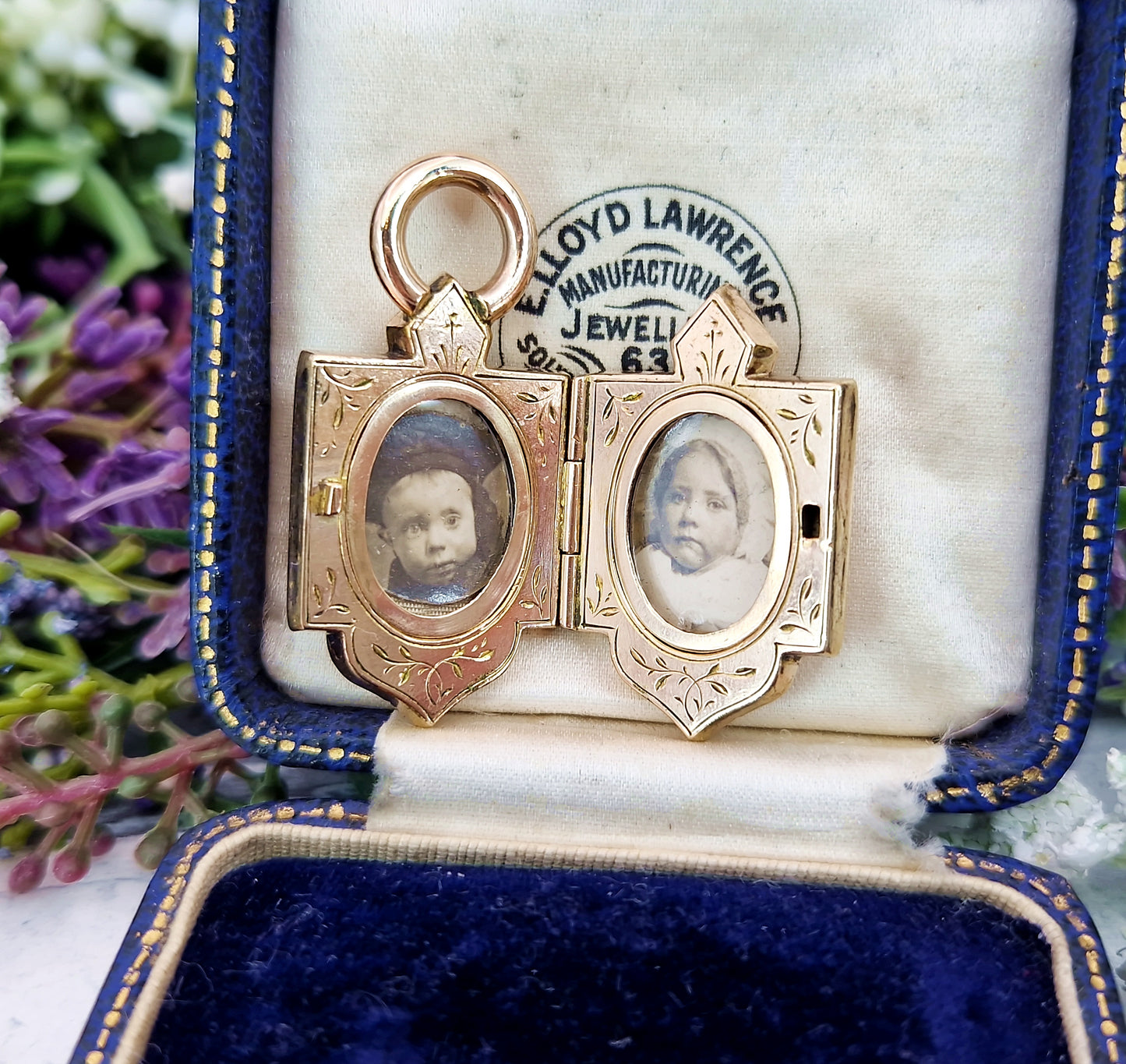Antique Victorian 9ct Yellow Gold Heavy Ornate Engraved Shield Locket Pendant / 13 grams