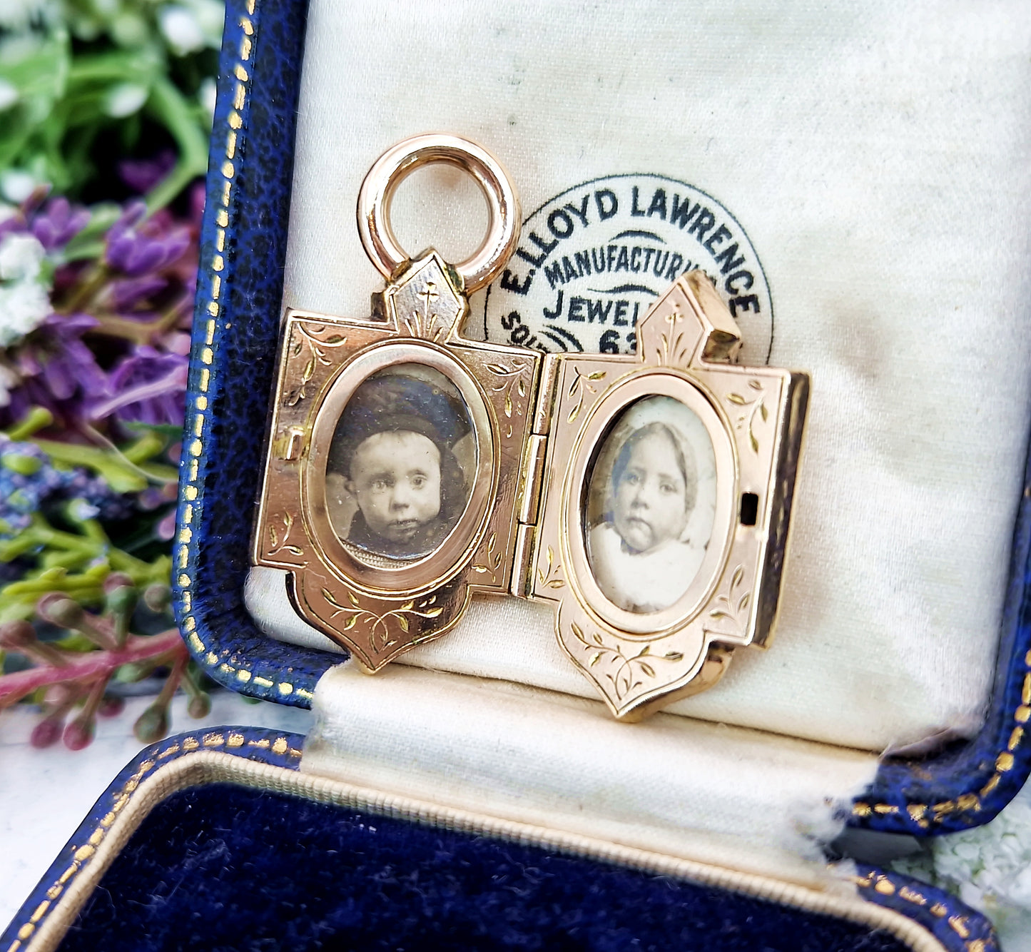 Antique Victorian 9ct Yellow Gold Heavy Ornate Engraved Shield Locket Pendant / 13 grams