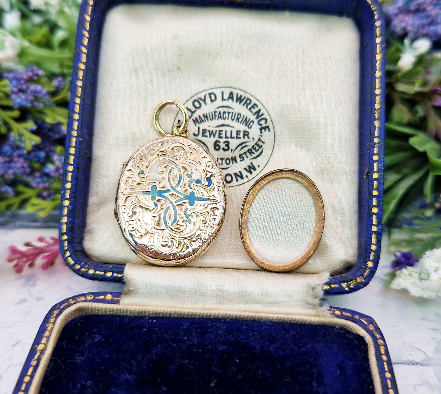Antique Victorian 9ct Yellow Gold Light Blue Enamel Ornate Engraved Locket