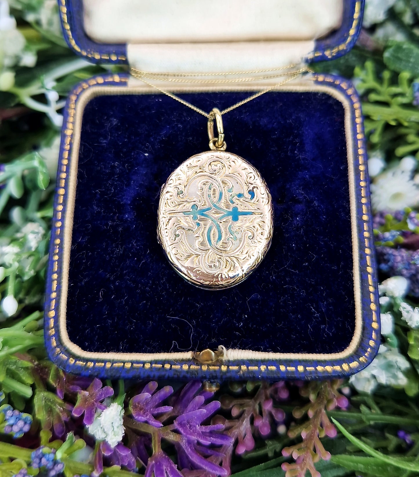 Antique Victorian 9ct Yellow Gold Light Blue Enamel Ornate Engraved Locket