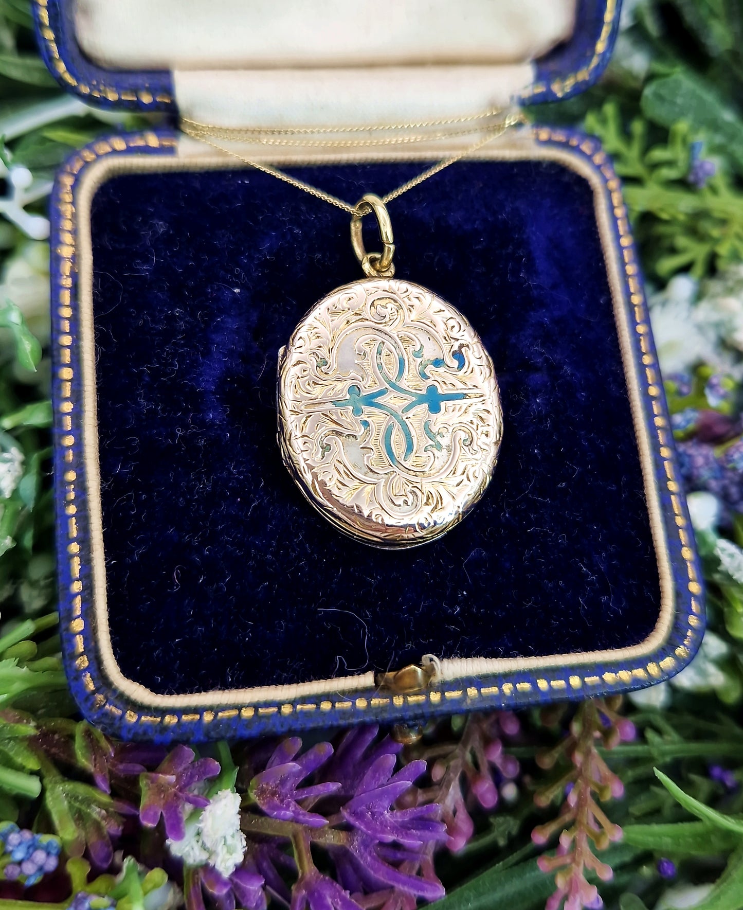 Antique Victorian 9ct Yellow Gold Light Blue Enamel Ornate Engraved Locket