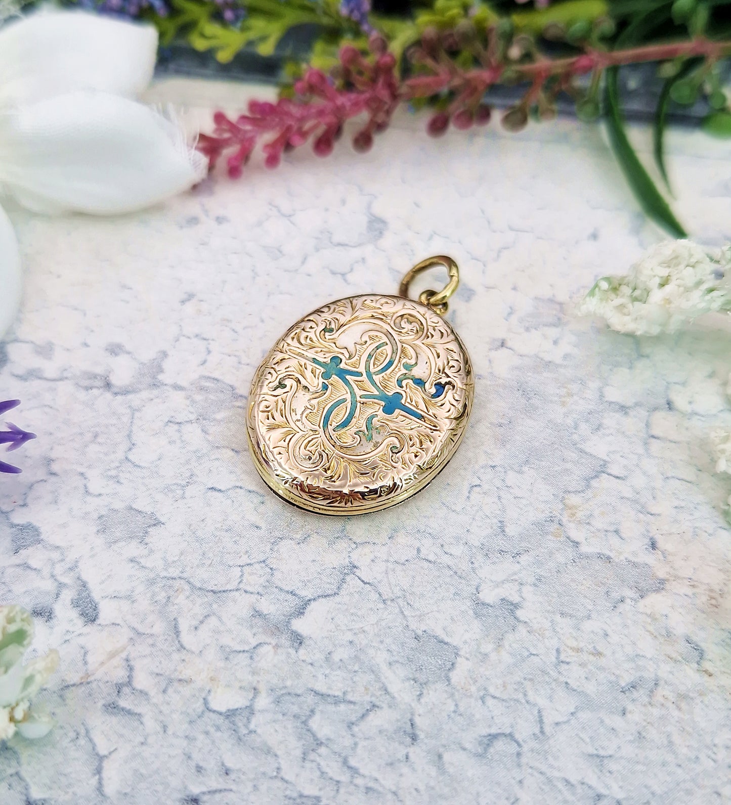 Antique Victorian 9ct Yellow Gold Light Blue Enamel Ornate Engraved Locket