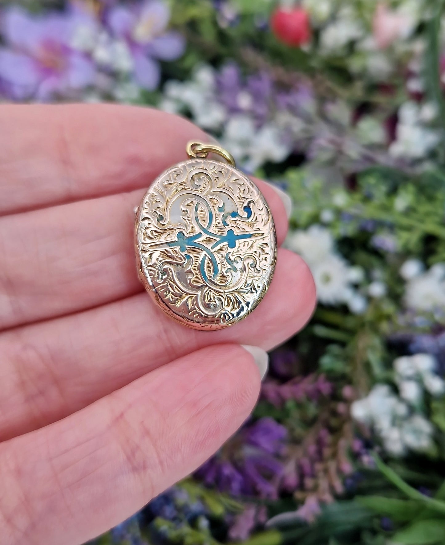 Antique Victorian 9ct Yellow Gold Light Blue Enamel Ornate Engraved Locket