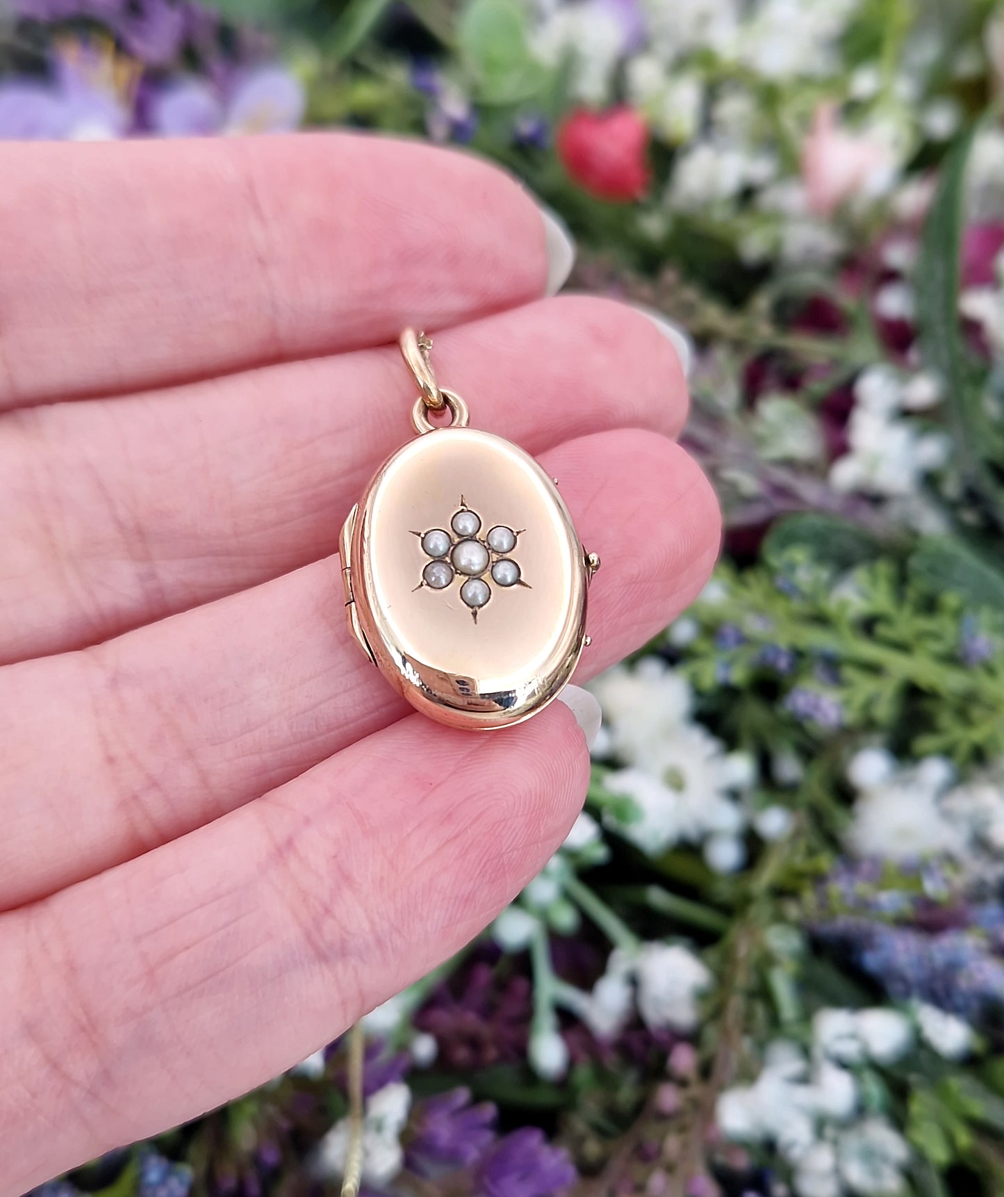 Antique Art Nouveau Gold Tone White Pearl Star Oval Locket Pendant