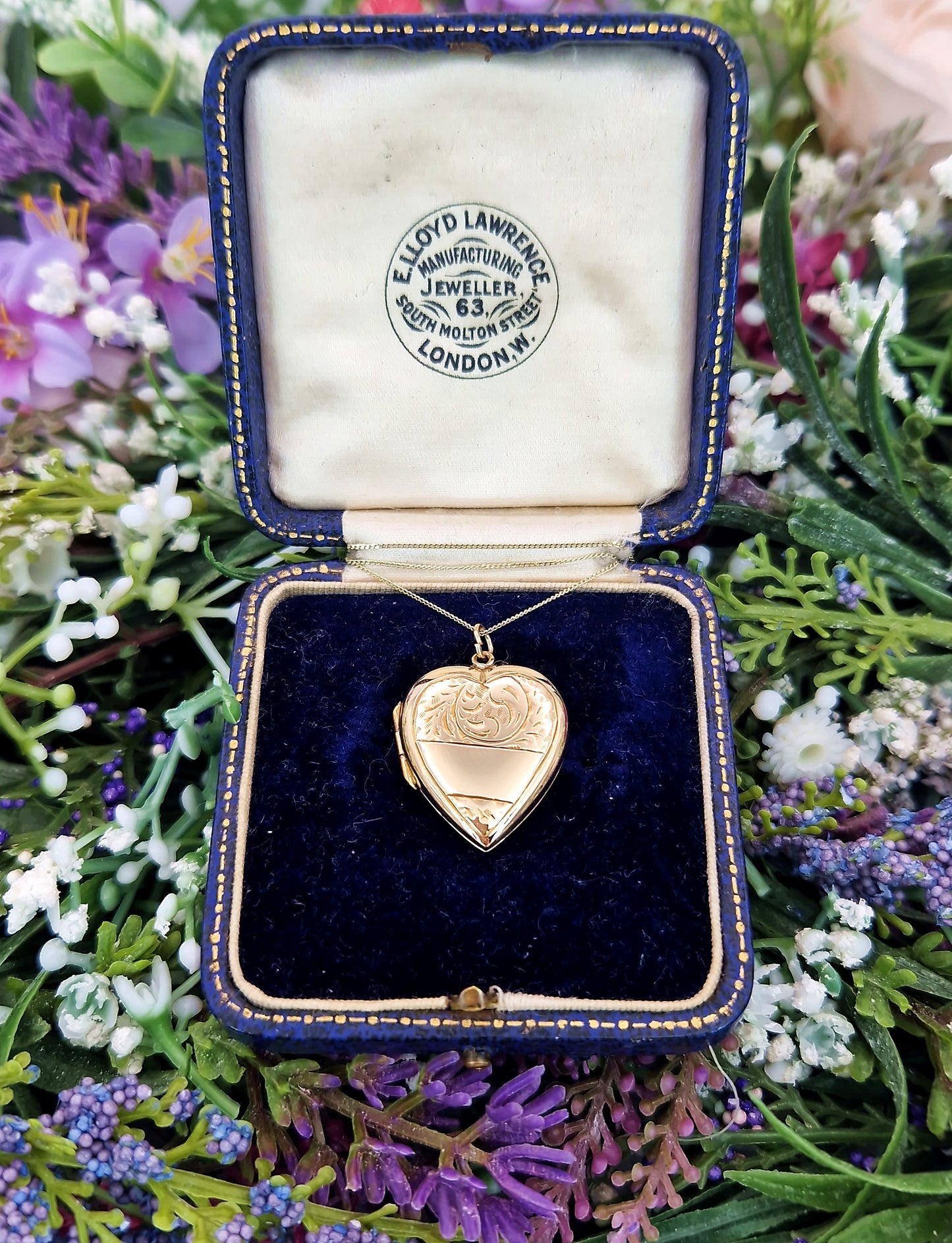 Vintage 1950's 9ct Yellow Gold Engraved Love Heart Locket Pendant Necklace