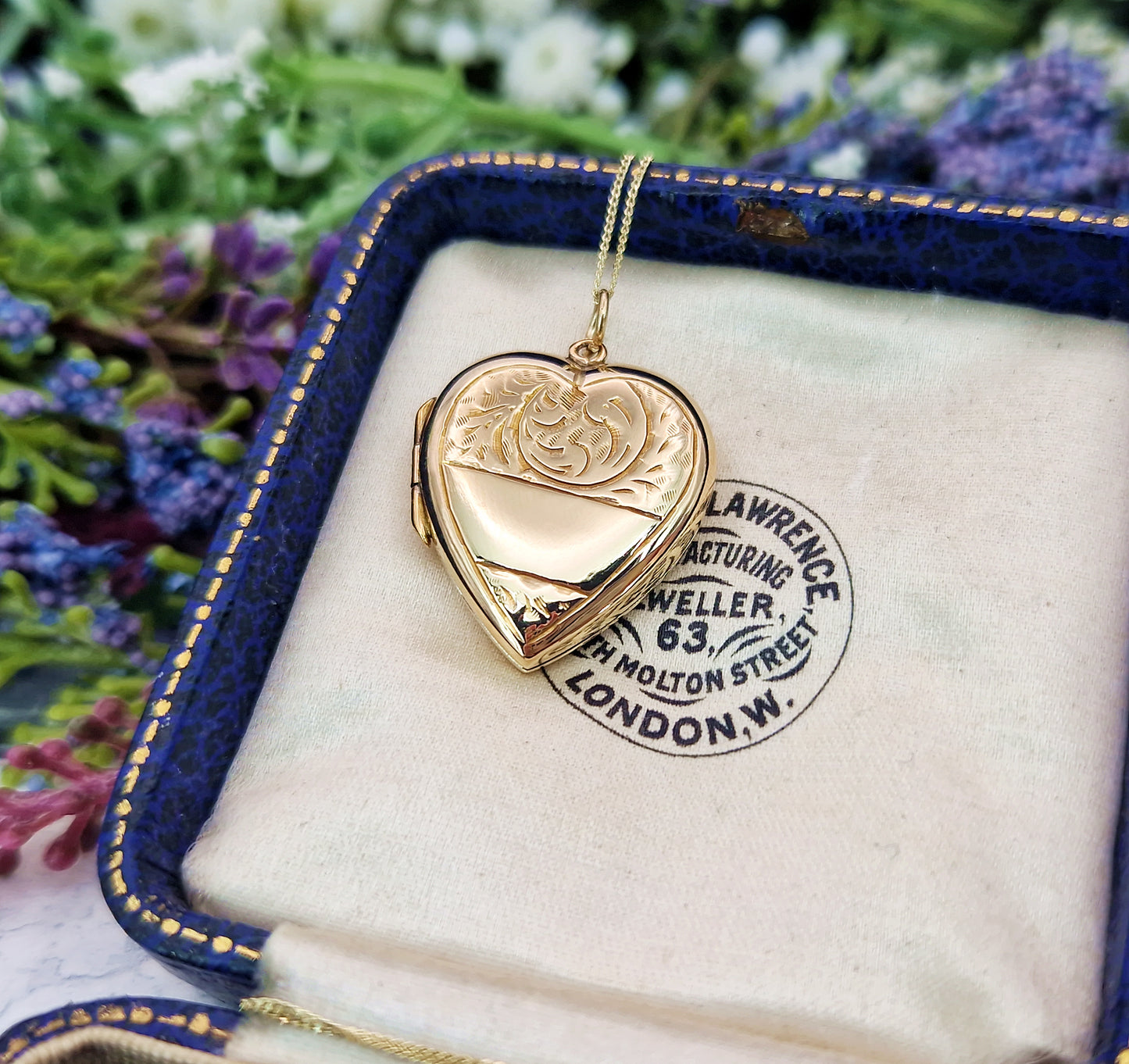 Vintage 1950's 9ct Yellow Gold Engraved Love Heart Locket Pendant Necklace
