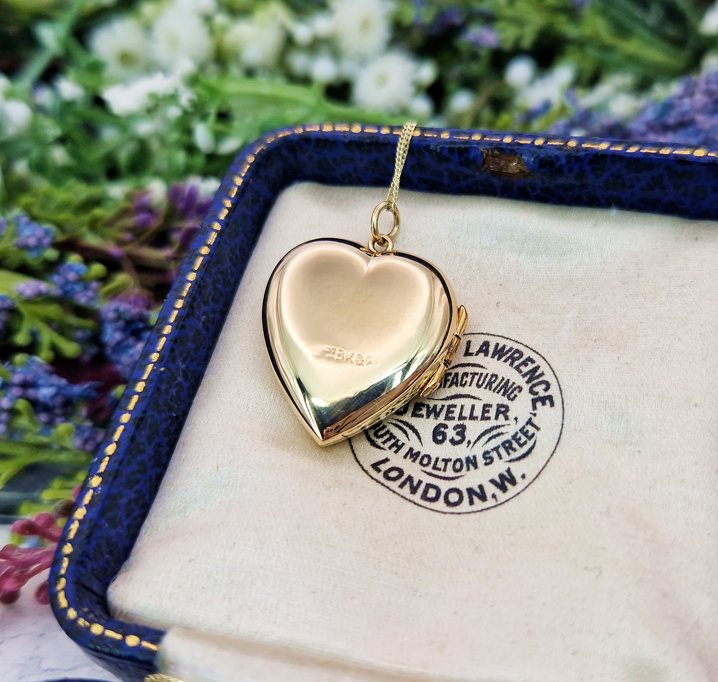 Vintage 1950's 9ct Yellow Gold Engraved Love Heart Locket Pendant Necklace