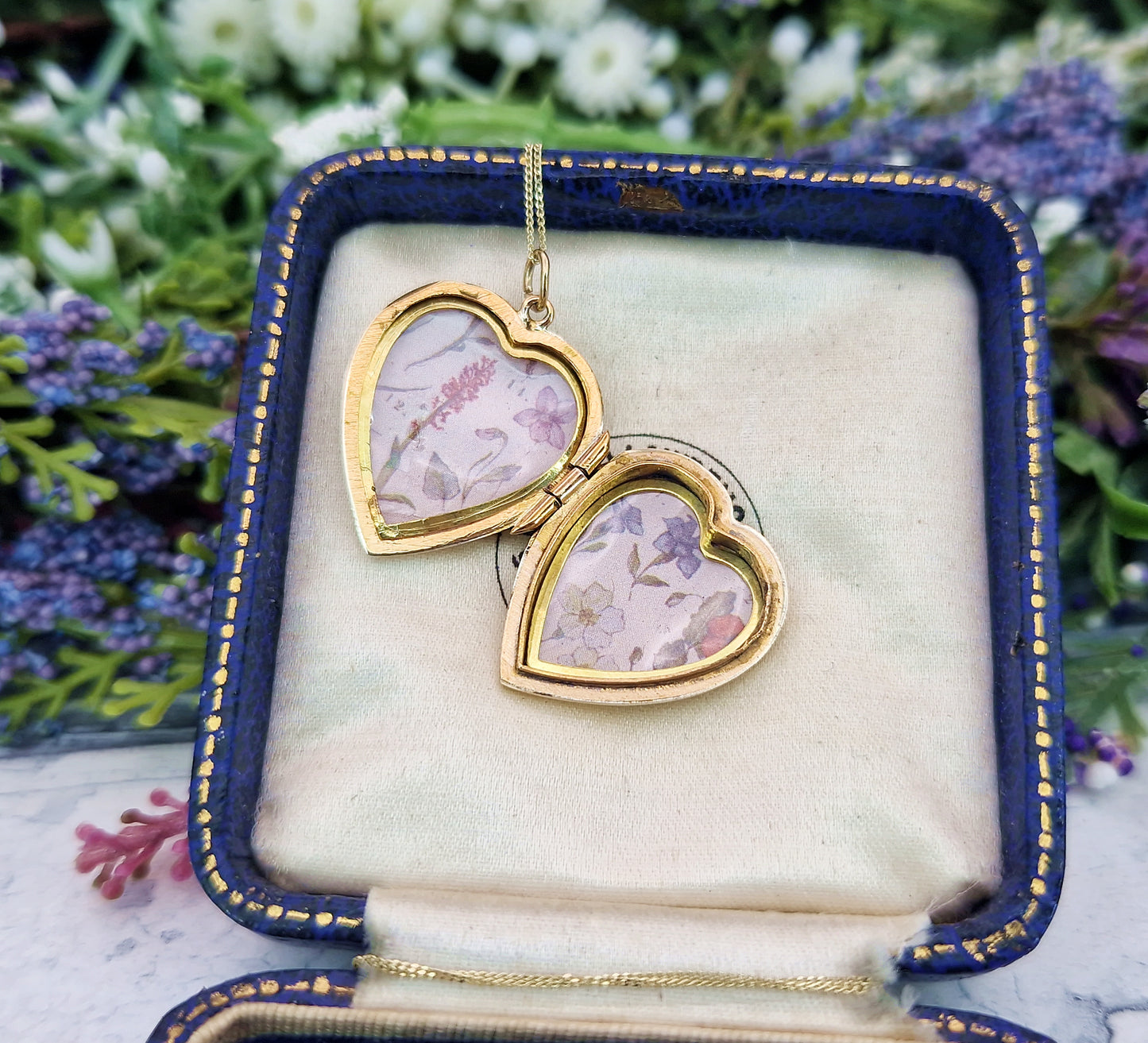 Vintage 1950's 9ct Yellow Gold Engraved Love Heart Locket Pendant Necklace