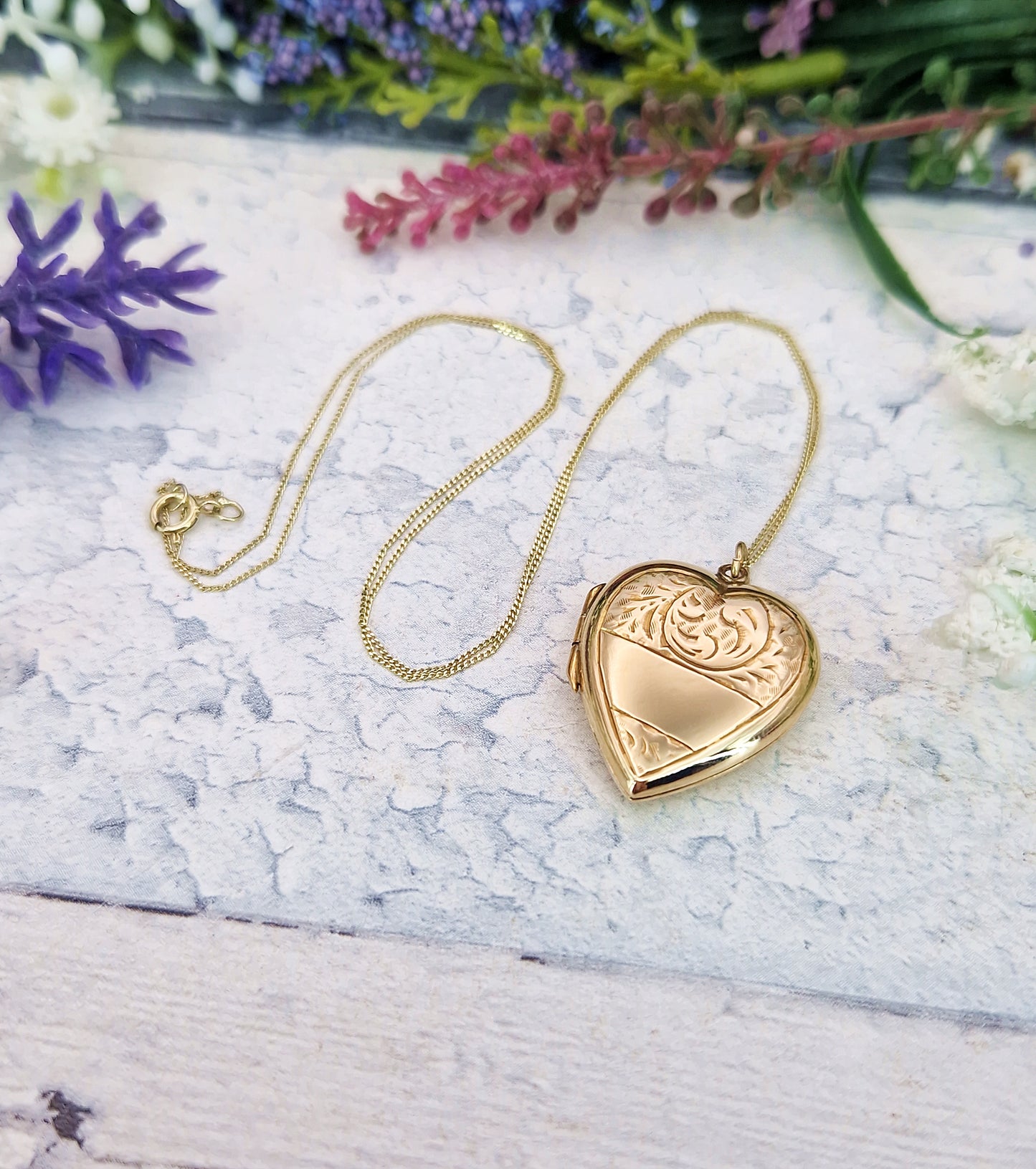 Vintage 1950's 9ct Yellow Gold Engraved Love Heart Locket Pendant Necklace