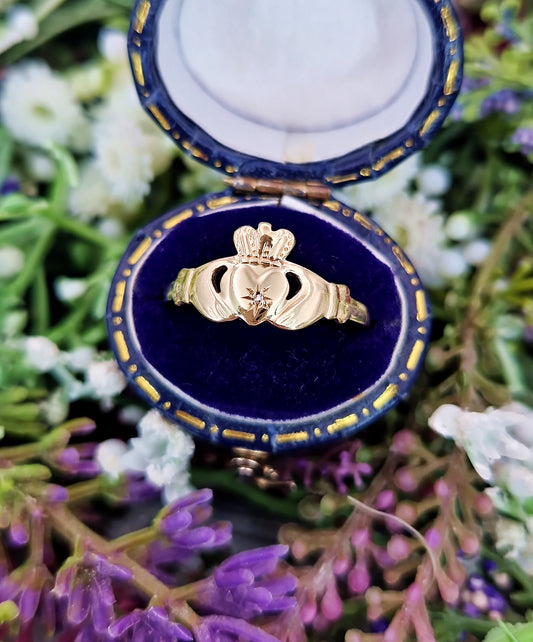 Vintage 9ct Yellow Gold Heart Claddagh Crown Diamond Solitaire Ring / Size T 1/2 or 10.25