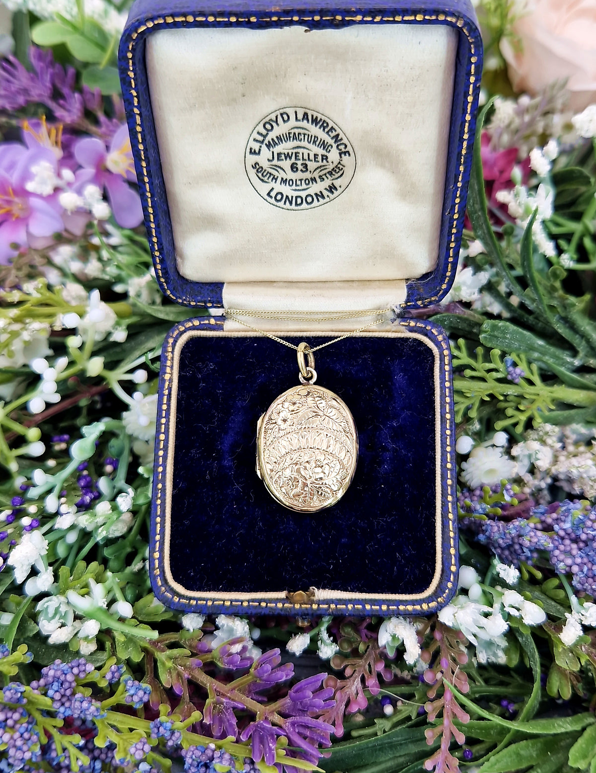 Antique Victorian Gold Tone Ornate Botanical Floral Engraved Oval Locket Pendant