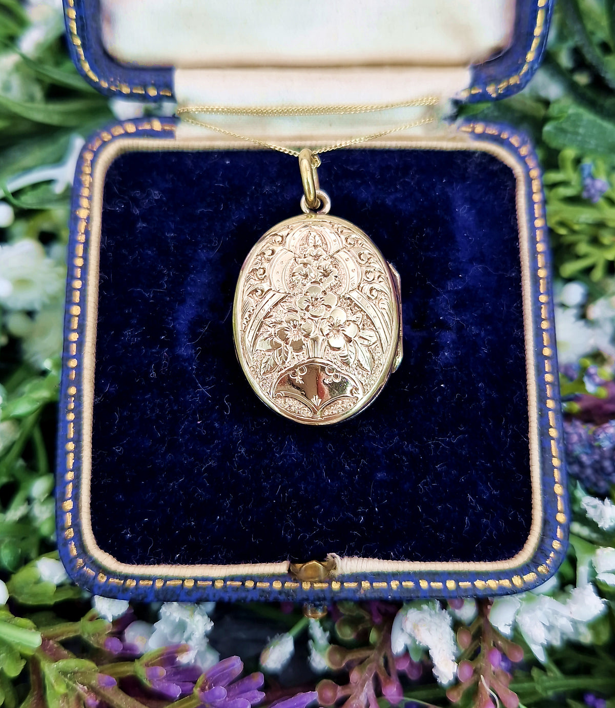Antique Victorian Gold Tone Ornate Botanical Floral Engraved Oval Locket Pendant