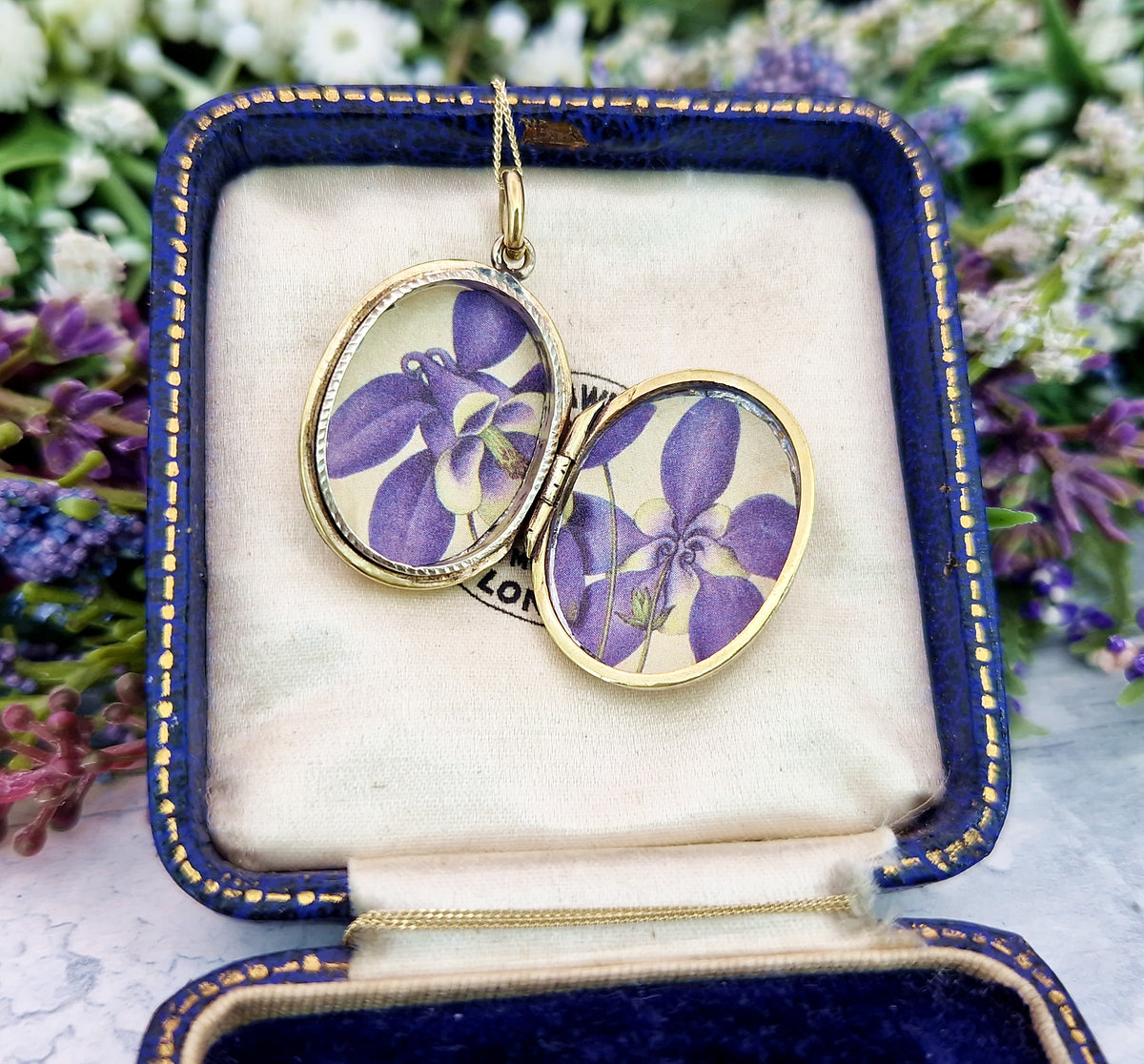 Antique Victorian Gold Tone Ornate Botanical Floral Engraved Oval Locket Pendant