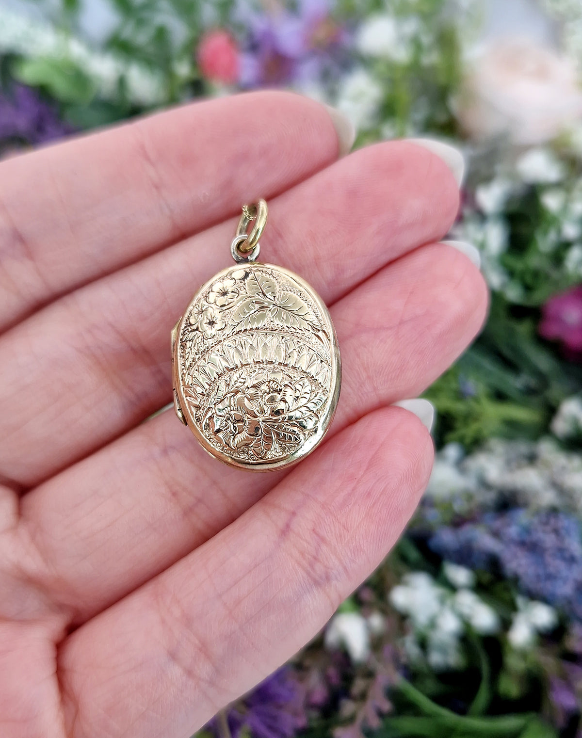 Antique Victorian Gold Tone Ornate Botanical Floral Engraved Oval Locket Pendant