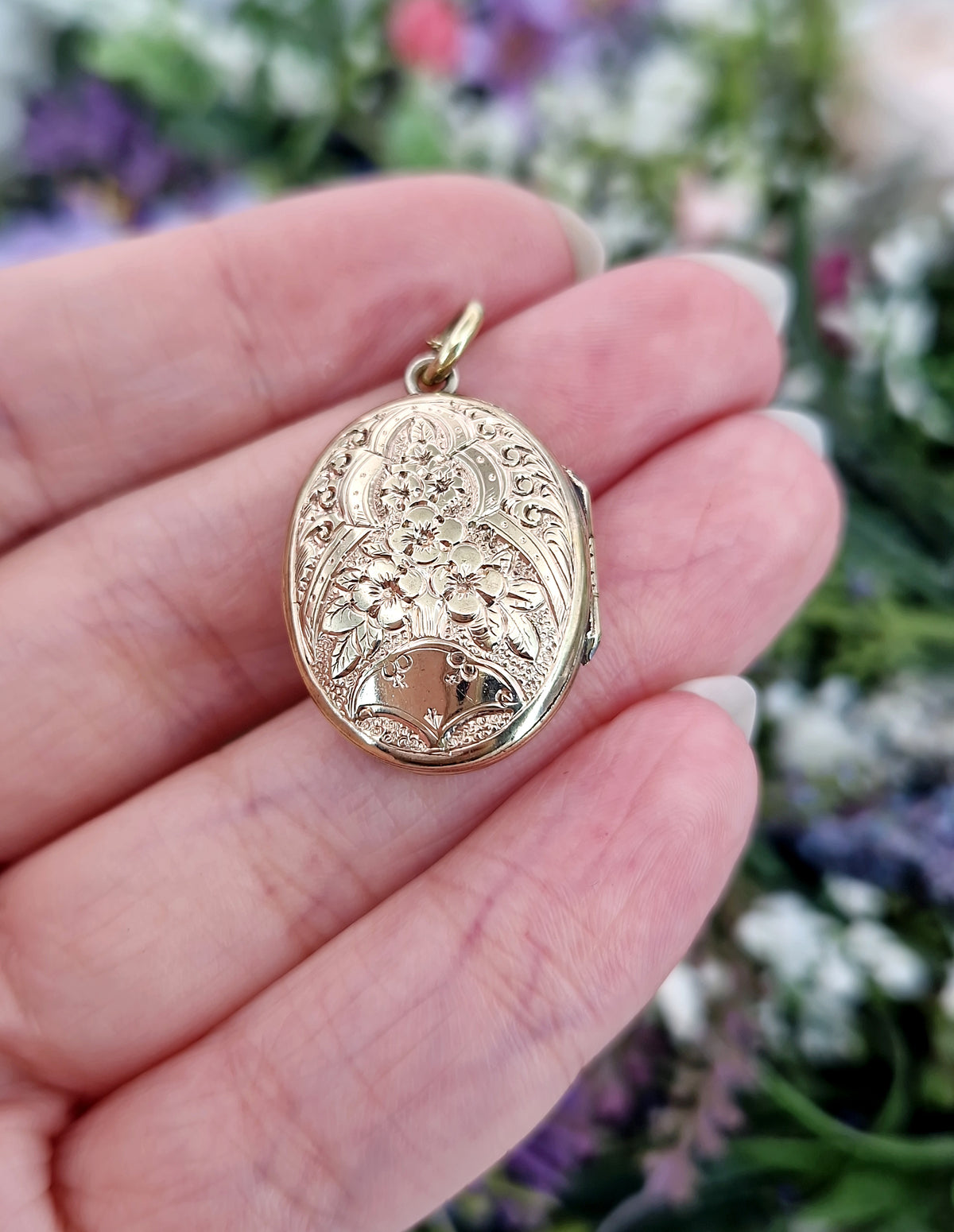 Antique Victorian Gold Tone Ornate Botanical Floral Engraved Oval Locket Pendant