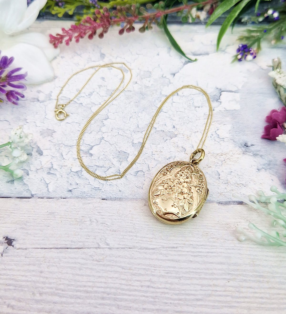 Antique Victorian Gold Tone Ornate Botanical Floral Engraved Oval Locket Pendant