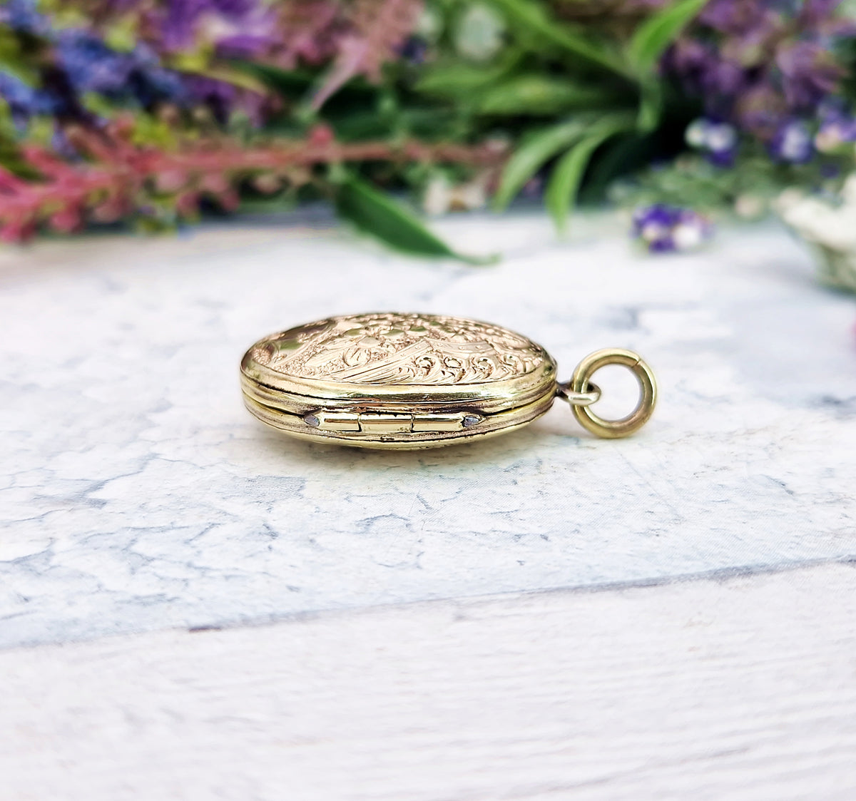 Antique Victorian Gold Tone Ornate Botanical Floral Engraved Oval Locket Pendant