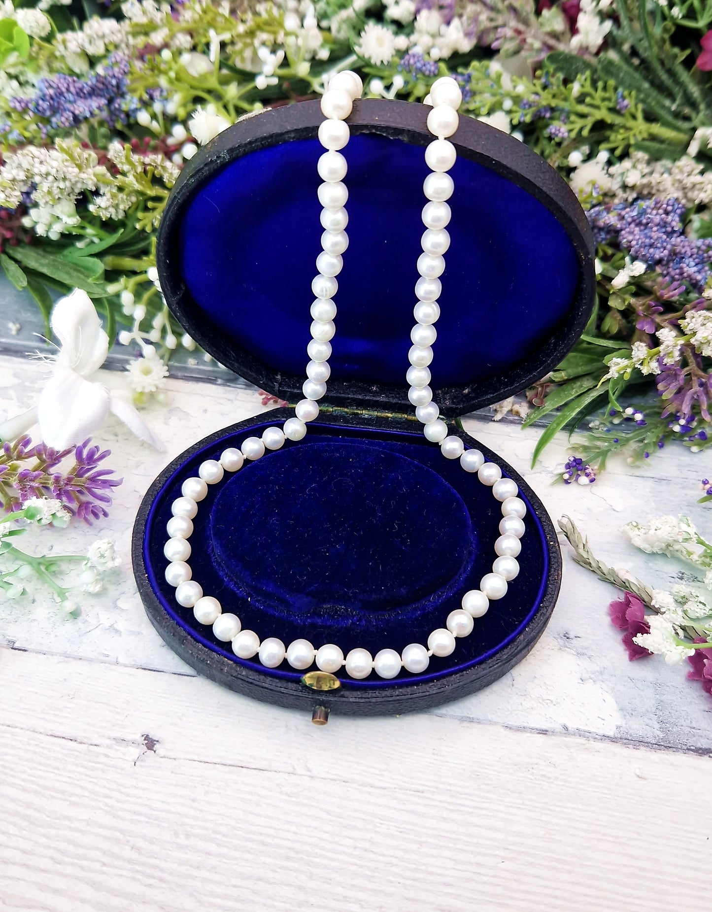 Vintage 9ct Yellow Gold Classic Bridal White Strung Pearl Necklace 18"