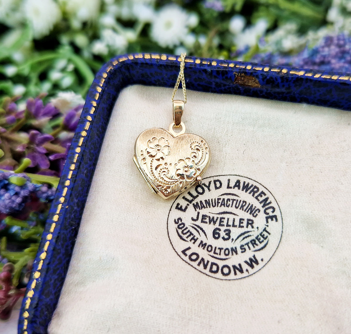 Vintage 9ct Yellow Gold Engraved Miniature Love Heart Locket Pendant Necklace