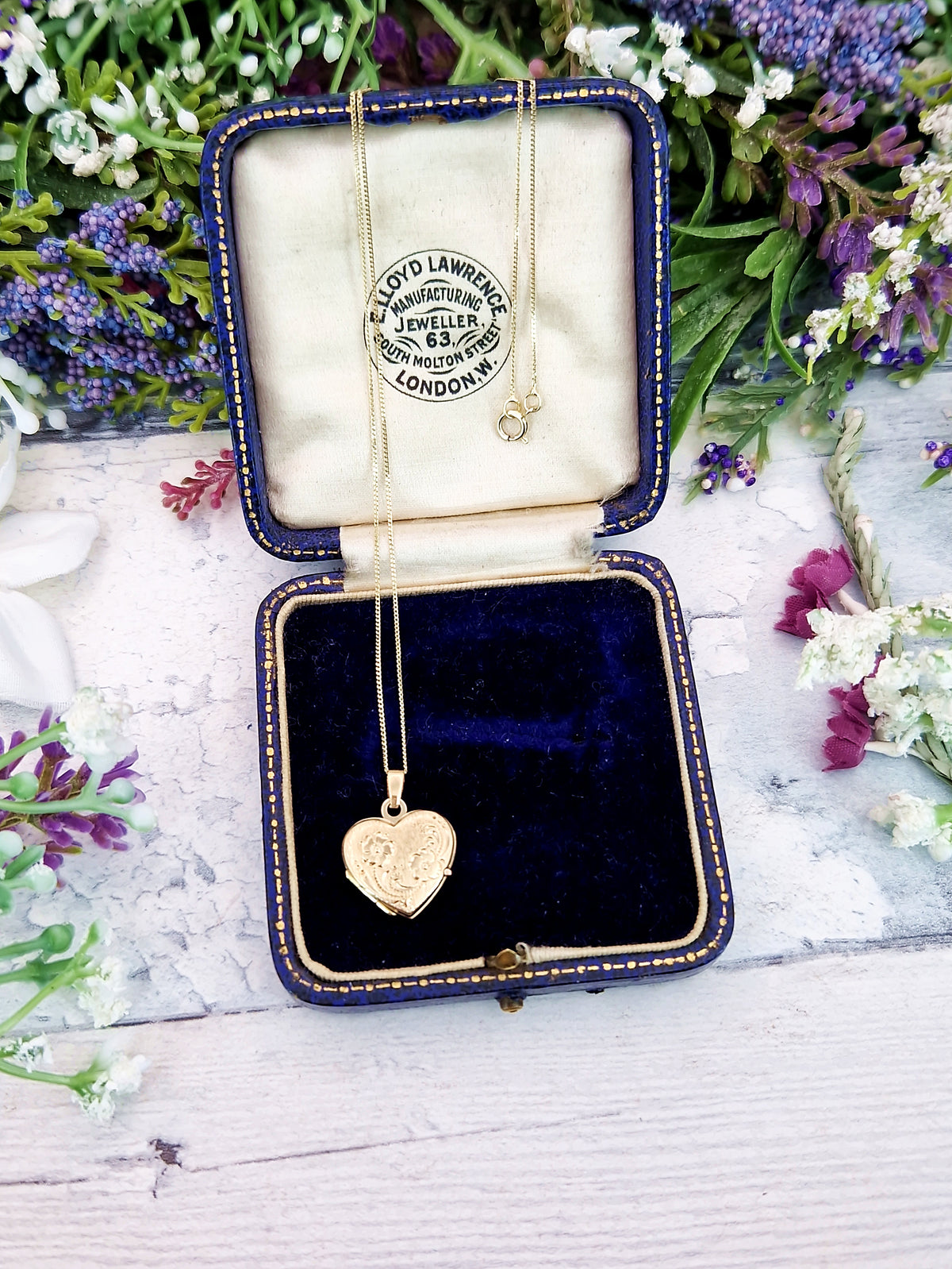 Vintage 9ct Yellow Gold Engraved Miniature Love Heart Locket Pendant Necklace