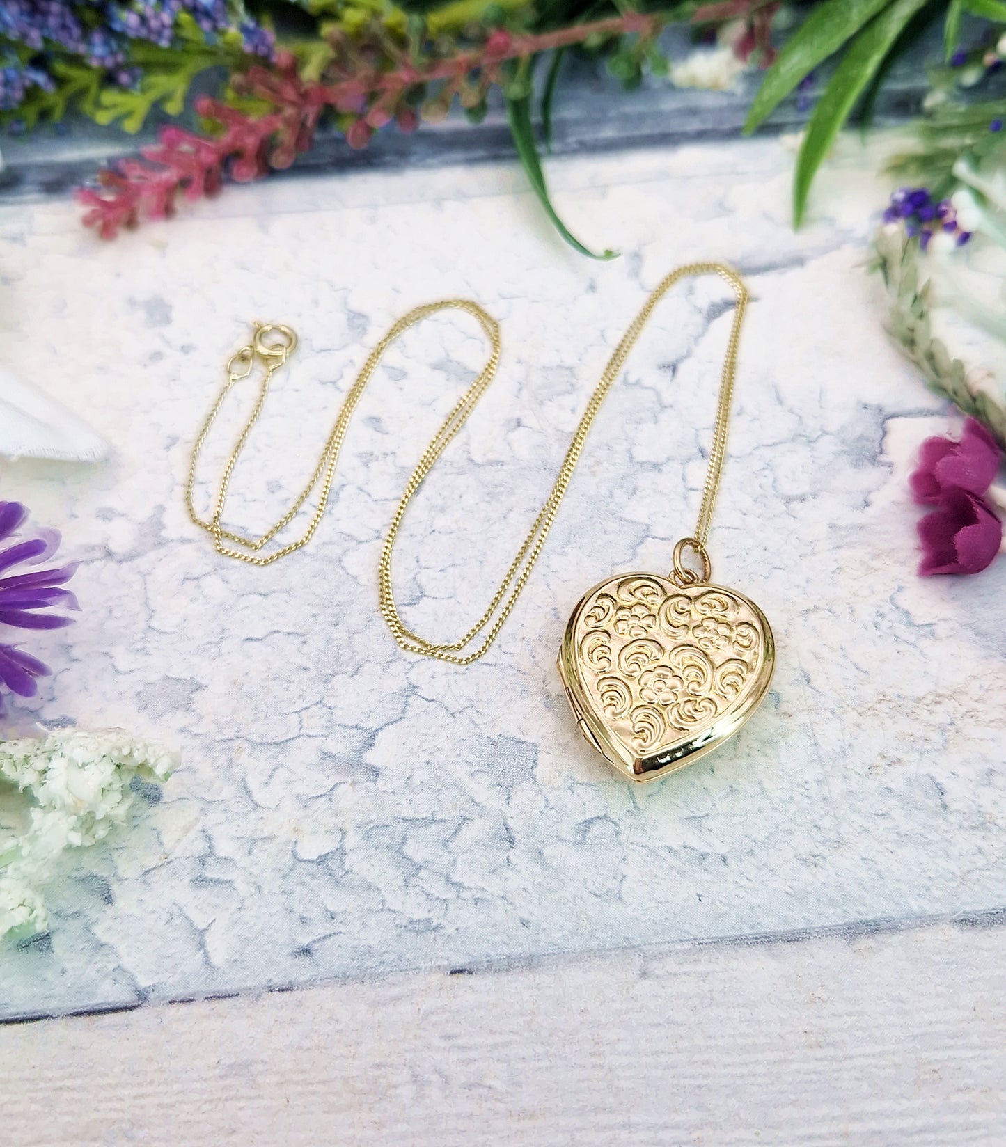 Antique Art Deco 9ct Yellow Gold Unique Ornate Love Heart Locket Pendant