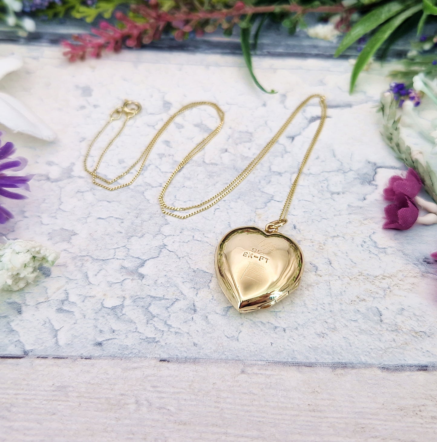 Antique Art Deco 9ct Yellow Gold Unique Ornate Love Heart Locket Pendant