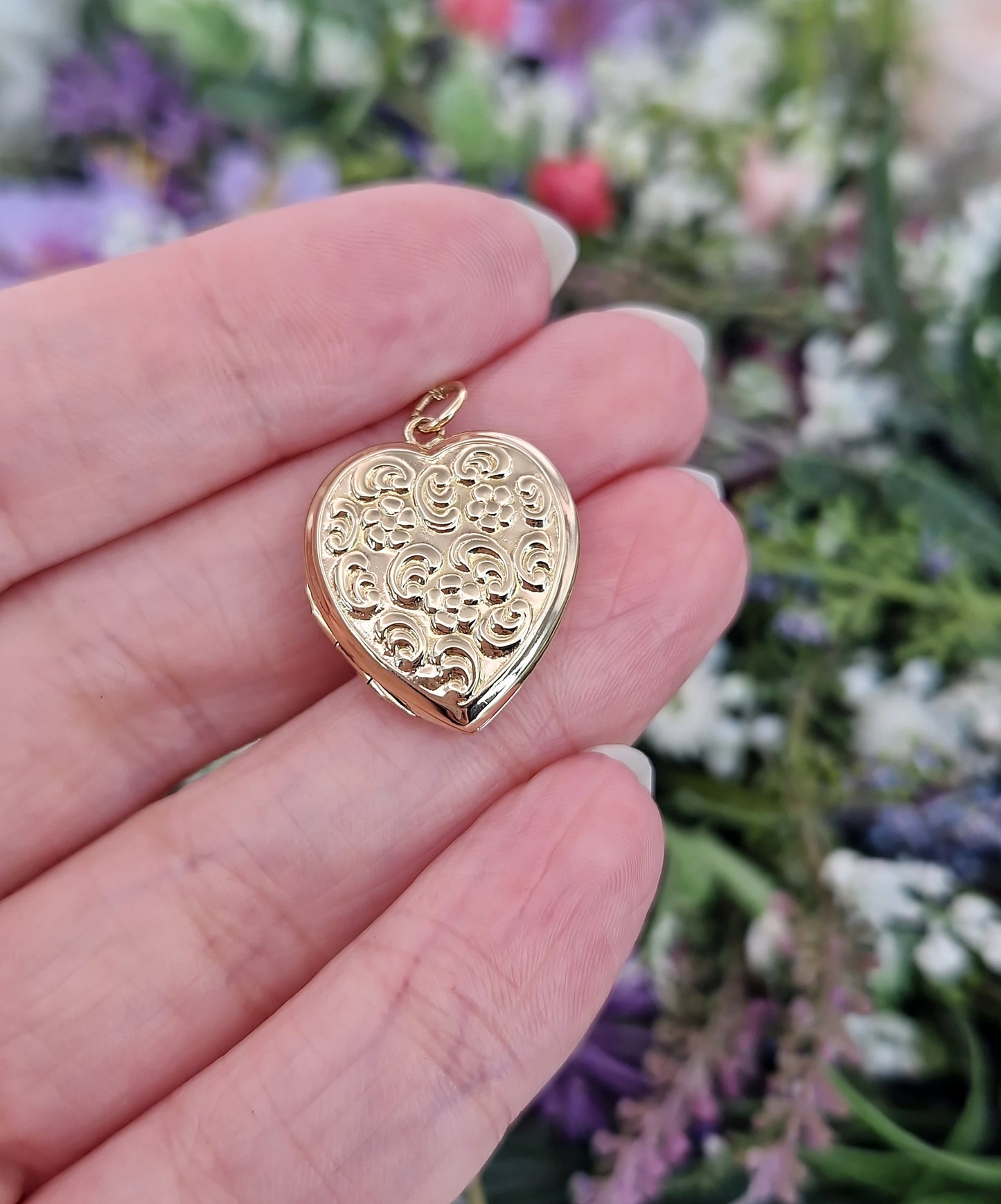 Antique Art Deco 9ct Yellow Gold Unique Ornate Love Heart Locket Pendant